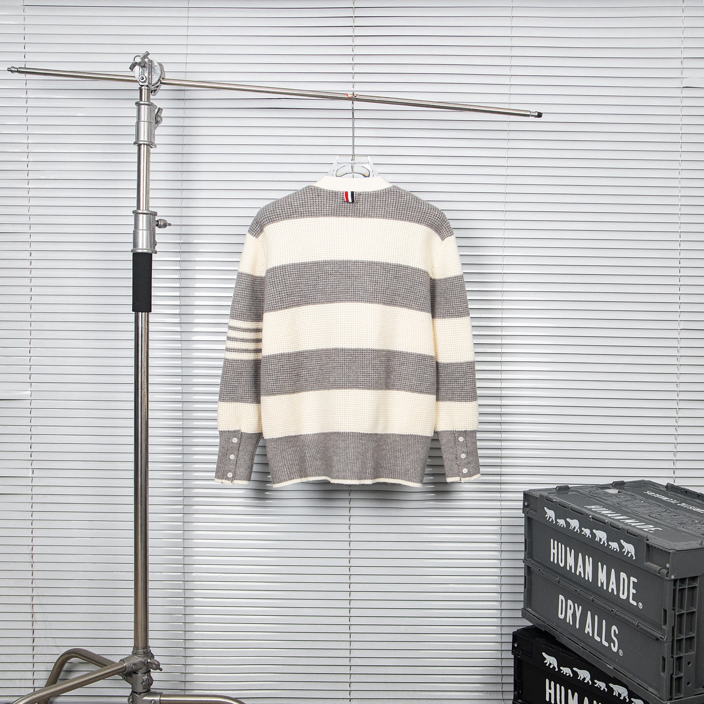 ThomBrowne London Knitwear Collection: Golf-Inspired Knitting in Arctic Style - 图片 2