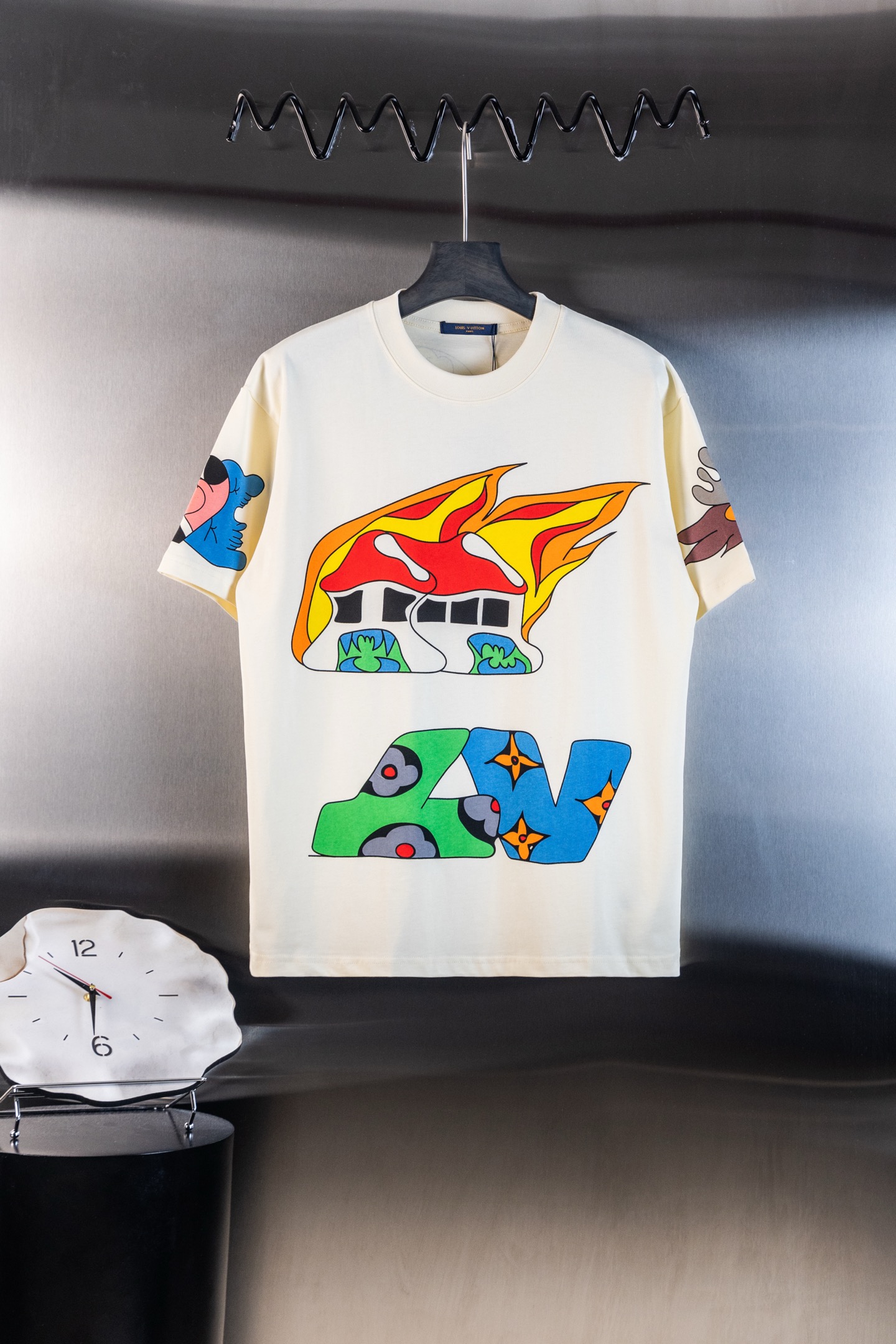 P80 Número de modelo: M10 Camiseta de manga corta Louis Vuitton con estampado de grafiti de locomotora, tela de 280 gra…
