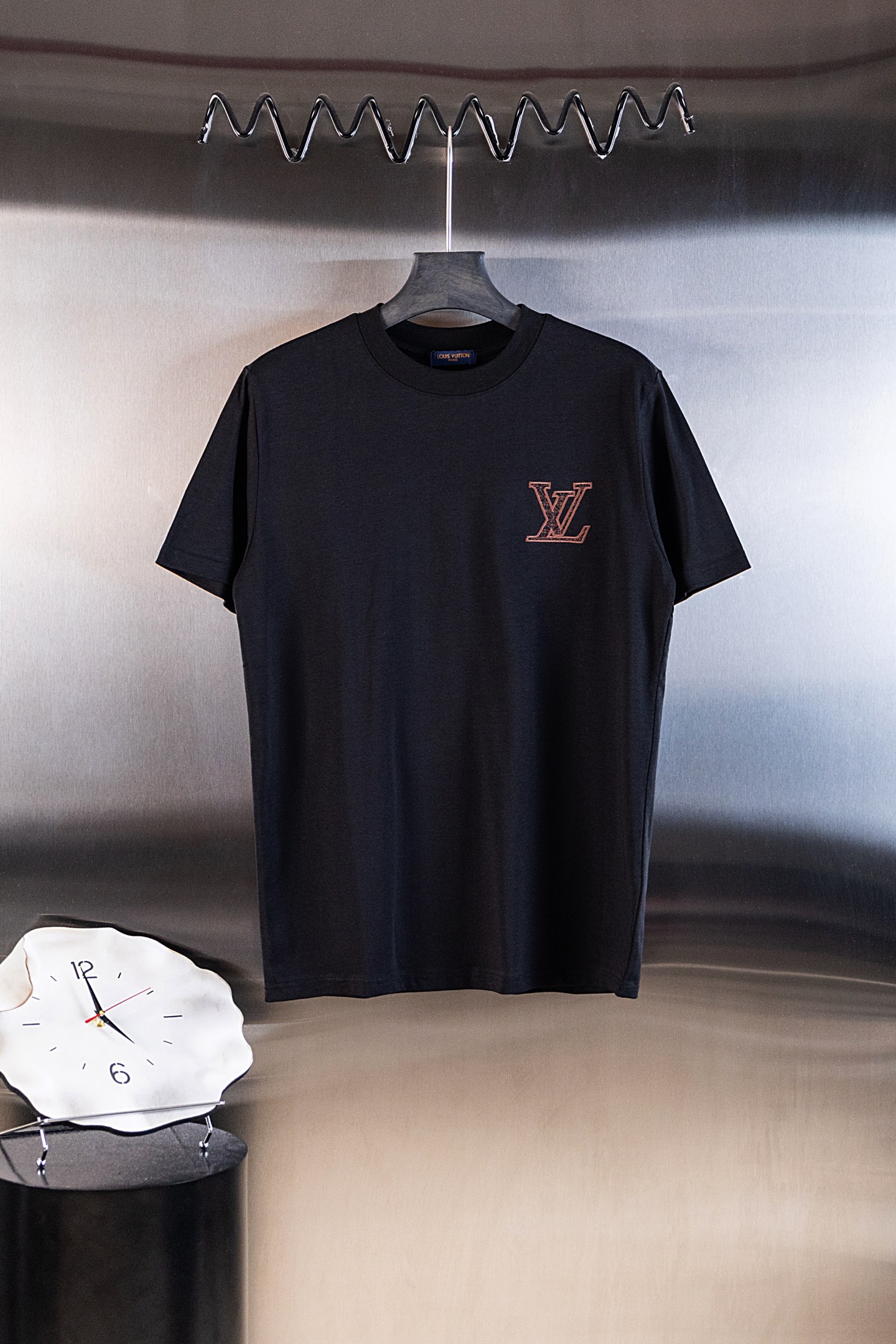P75 Número de modelo: L01 🔥Louis Vuitton LV 2026s Nuevo modelo Camiseta de manga corta con logo bordado en cuadrícula …