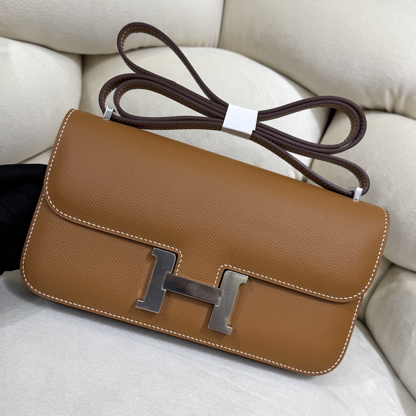 Elegant Leather Shoulder Bag with Adjustable Straps & Mirror, Versatile Design
