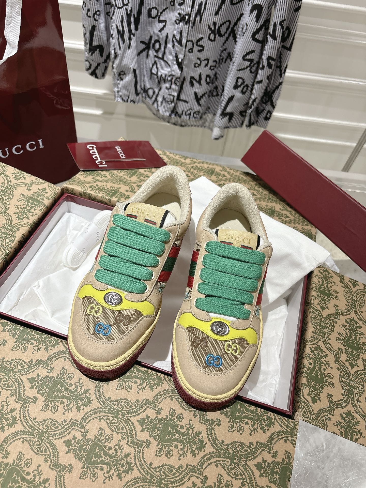 NO:438782,Women's latest color scheme, new upgraded version Gucc* GG screener series sports dirty shoes. The original lasting process uses the original TPu outsole. The whole shoe adopts the original oil edge process. Women's 35-40 (customized for 41) The new packaging of the original red box comes with a pair of shoelaces., casual shoes/sports shoes, gucci, sneakers19860909女款 最新配色 全新升级版 Gucc* GG screener系列运动小脏鞋.原版套楦工艺采用原版TPu大底.整鞋都采用原版油边工艺. 女35-40（41定制） 原版红盒新包装附赠一副鞋带.,休闲鞋/运动鞋,gucci,sneakers,Women's Shoes