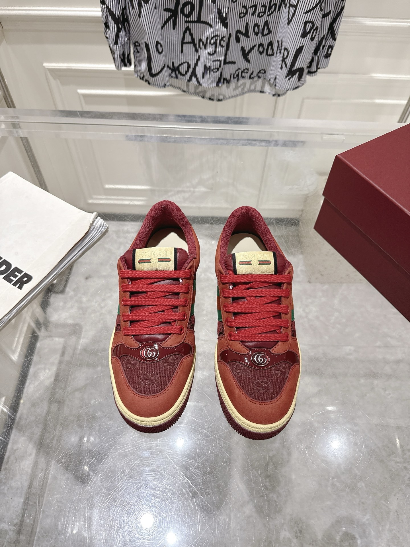 NO:464285,New Gucc latest color scheme for 2025, upgraded version of Gucc* GG screener series sports dirty shoes. The original lasting process uses the original TPu outsole. The whole shoe adopts the original oil edge process. Women's 35-41 New red box new packaging comes with a pair of shoelaces., casual shoes/sports shoes, gucci, sneakers19860909新款 Gucc2025年最新配色 升级版 Gucc* GG screener系列运动小脏鞋.原版套楦工艺采用原版TPu大底.整鞋都采用原版油边工艺. 女35-41 新版红盒新包装附赠一副鞋带.,休闲鞋/运动鞋,gucci,sneakers,Women's Shoes