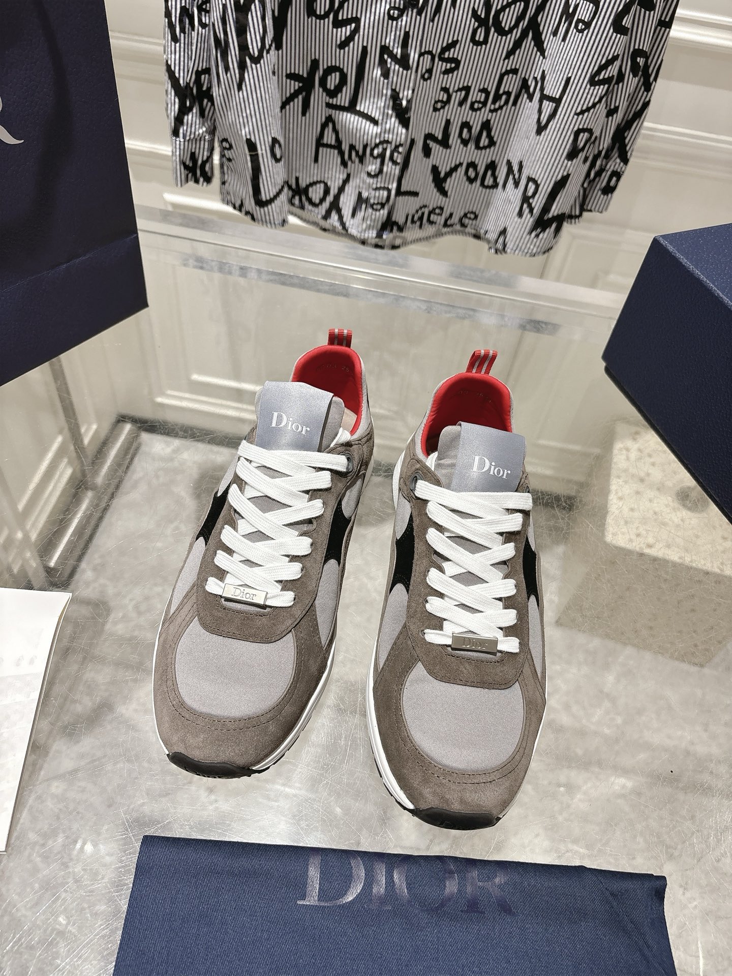 NO:464291,Dior latest catwalk Mile series couples casual sneakers fabric: original custom cowhide + mesh inner lining: imported breathable mesh sole: original open mold rubber foam material bottom thickness 2.5cm Size: women's 35-40 / men's 39-45, casual shoes/sports shoes, dior, dior, sneakers, cowhide19860909Dior迪奥 最新 走秀款Mile系列情侣款 休闲 运动鞋 面料 : 原版定制牛皮+网面 内里 : 进口透气网里 鞋底 : 原版开模橡胶发泡材质 底厚 2.5cm Size : 女款35-40 / 男款39-45,休闲鞋/运动鞋,dior,dior,sneakers,cowhide,Women's Shoes