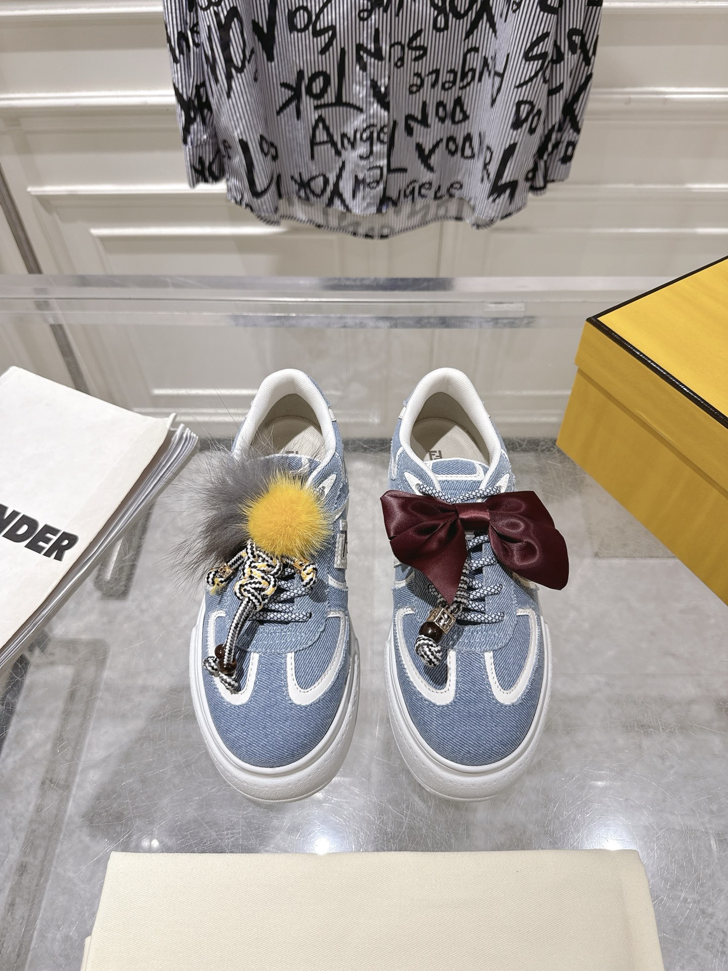 NO:616321,The highest version!  Super hot latest version Fendi Fendi 2025 thick-soled doll sneakers casual sports shoes FD match upgraded new style full leather splicing original different color matching dolls cute and playful fresh blood injection plus FF retro design super good-looking and versatile upper cowhide splicing combination double F logo raised on the side and breathable lining inside lightweight comfortable versatile original TPU foam outsole  Women's size 35-40, casual shoes/sports shoes, fendi, fendi, sneakers, cowhide19860909最高版本！超火爆 最新版面 Fendi芬迪2025厚底玩偶板鞋休闲运动鞋 FD match 升级新款 全皮面拼接 原版不同配色玩偶 可爱俏皮 新鲜血液注入加FF复古的设计 超好看百搭 鞋面牛皮面拼接组合 侧面凸起的双F logo内里采用透气布里 轻便 舒适百搭 原版TPu发泡大底 码数女款35-40,休闲鞋/运动鞋,fendi,fendi,sneakers,cowhide,Women's Shoes