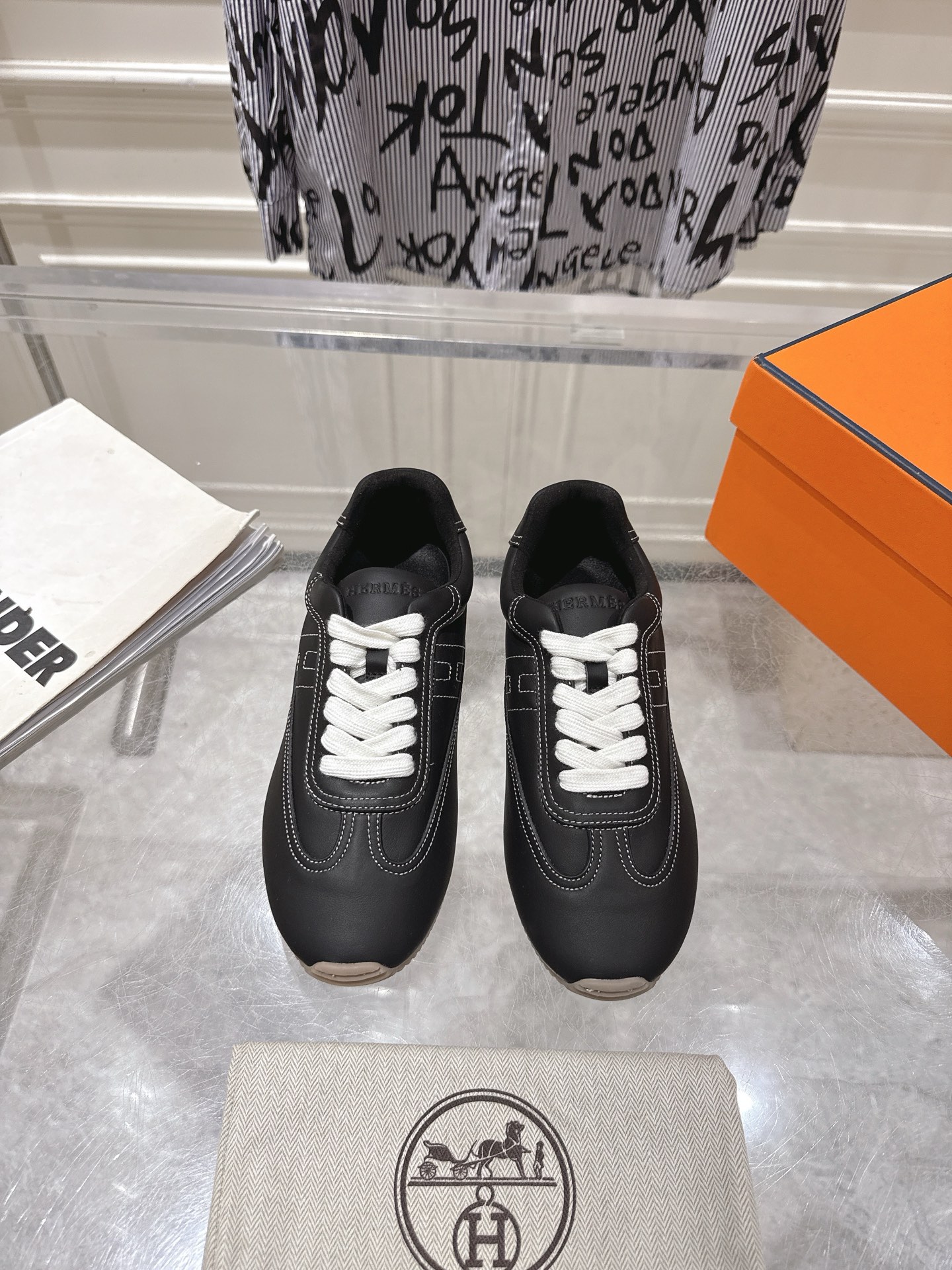 NO:694944,Women's Hermes 2026 spring and summer new series of casual sports shoes, new at the counter simultaneously. Create a fashion pioneer. Material imported cowhide, lining and foot pads, mixed sheepskin, original rubber outsole, size 35-40, 41 customized, casual shoes/sports shoes, hermes, sneakers, cowhide, sheepskin19860909女装 Hermes 2026春夏新系列休闲运动鞋,同步专柜上新.打造时尚先锋 面料进口牛皮 内里垫脚混种羊皮 大底原版橡胶大底 码数35-40,41定做,休闲鞋/运动鞋,hermes,sneakers,cowhide,sheepskin,Women's Shoes