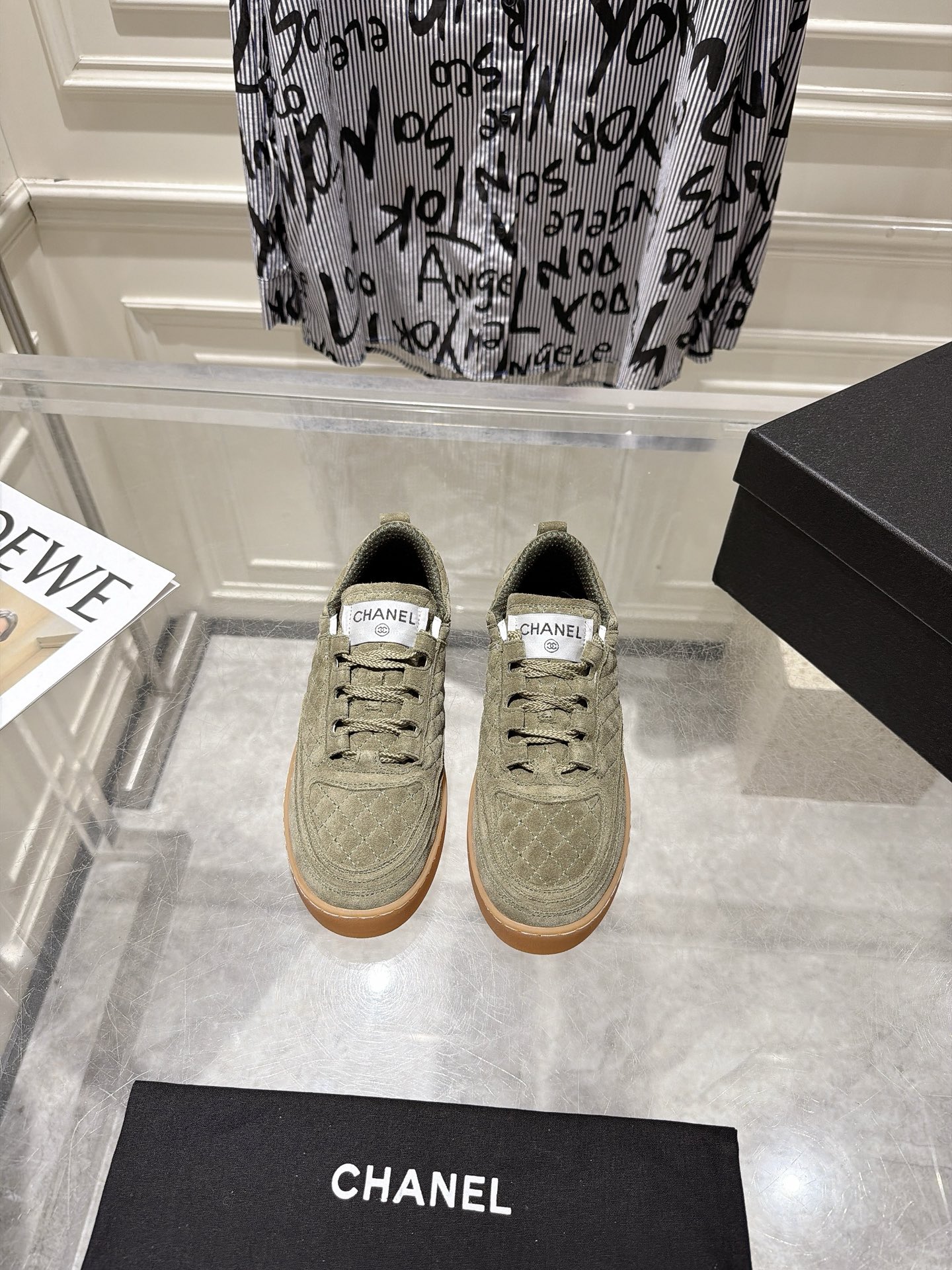 NO:882332,2026A Spring and Summer New Products Counter Classic Catwalk Style Xiaoxiang Double C Diamond Casual Sports Shoes and Shoes New Series Highly Customized Original Upper Fabric Imported Silk Sheepskin Lining Outsole Original Open-molded Anti-slip Outsole Heel High Flat Bottom Size 35-39 (40. Customized non-refundable), casual shoes/sports shoes, sneakers, sheepskin198609092026A春夏新品专柜经典走秀款 小香双C菱格休闲运动鞋板鞋 系列上新 鞋面高定制原版面料 内里进口丝绸羊皮里 大底原版开模防滑大底 跟高平底 码数35-39（40.定制不退换）,休闲鞋/运动鞋,sneakers,sheepskin,Women's Shoes
