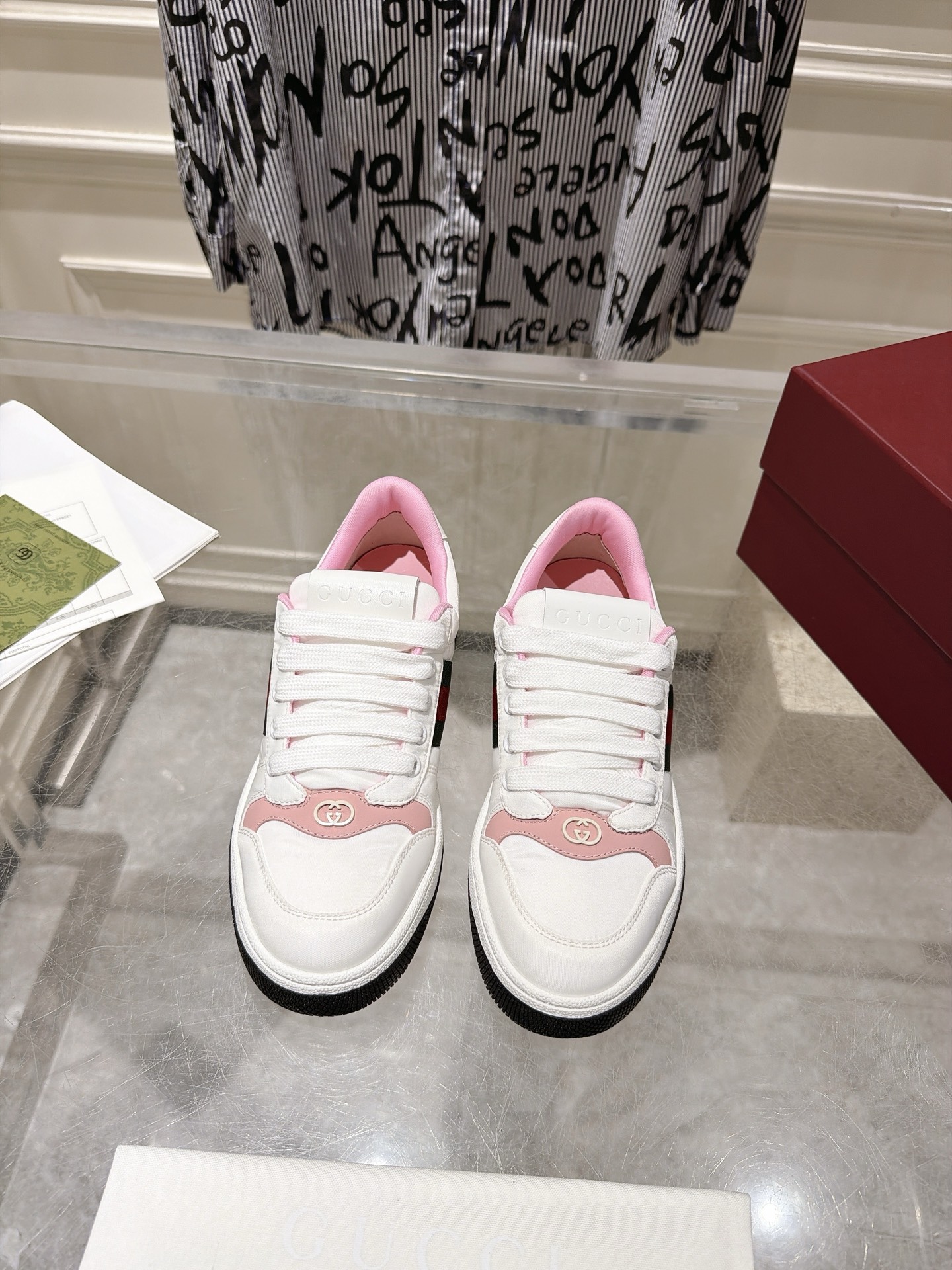NO:889986,Women's 2026 latest color matching upgraded version of Gucc* GG screener series sports dirty shoes. The original lasting process uses the original TPU outsole. The entire shoe uses the original oil edge process. Women's 35-40.41 customized original new packaging comes with a pair of shoelaces. Casual shoes/sports shoes, gucci, sneakers19860909女士 2026最新配色 升级版 Gucc* GG screener系列运动小脏鞋.原版套楦工艺采用原版TPu大底.整鞋都采用原版油边工艺. 女35-40.41定制 原版新包装附赠一副鞋带.,休闲鞋/运动鞋,gucci,sneakers,Women's Shoes