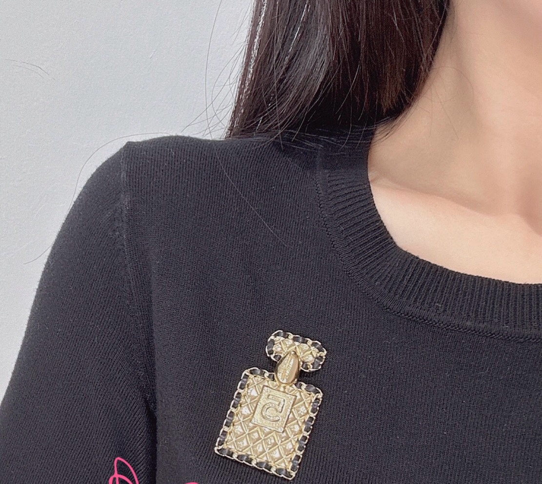 Chanel 高品质 细节如图 香穿皮香水瓶胸针Z 6000