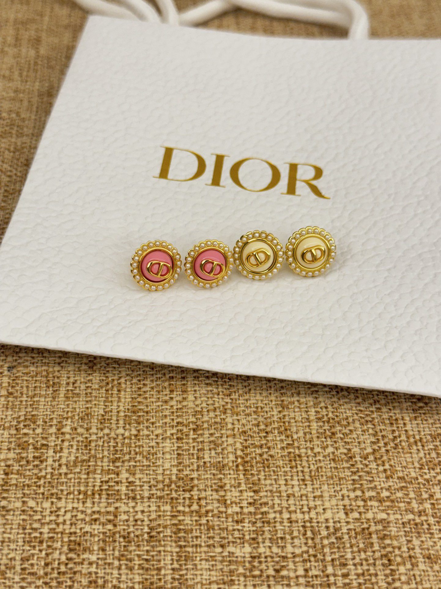 D*or新款白色粉色镶珍珠耳钉一致官网黄铜材质