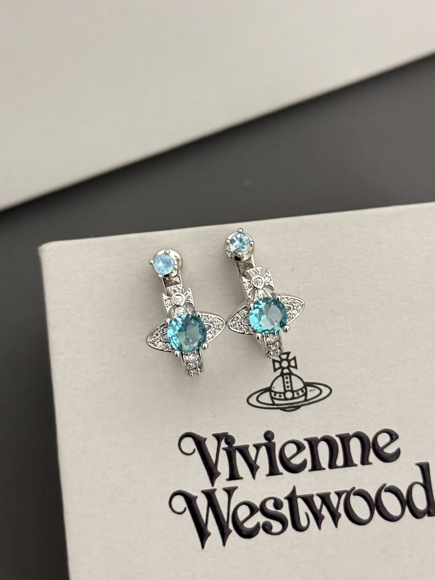  高品质 细节如图  蓝钻【VivienneWestwood】宝宝，什么是快乐星球，来，这就是快乐星球！
