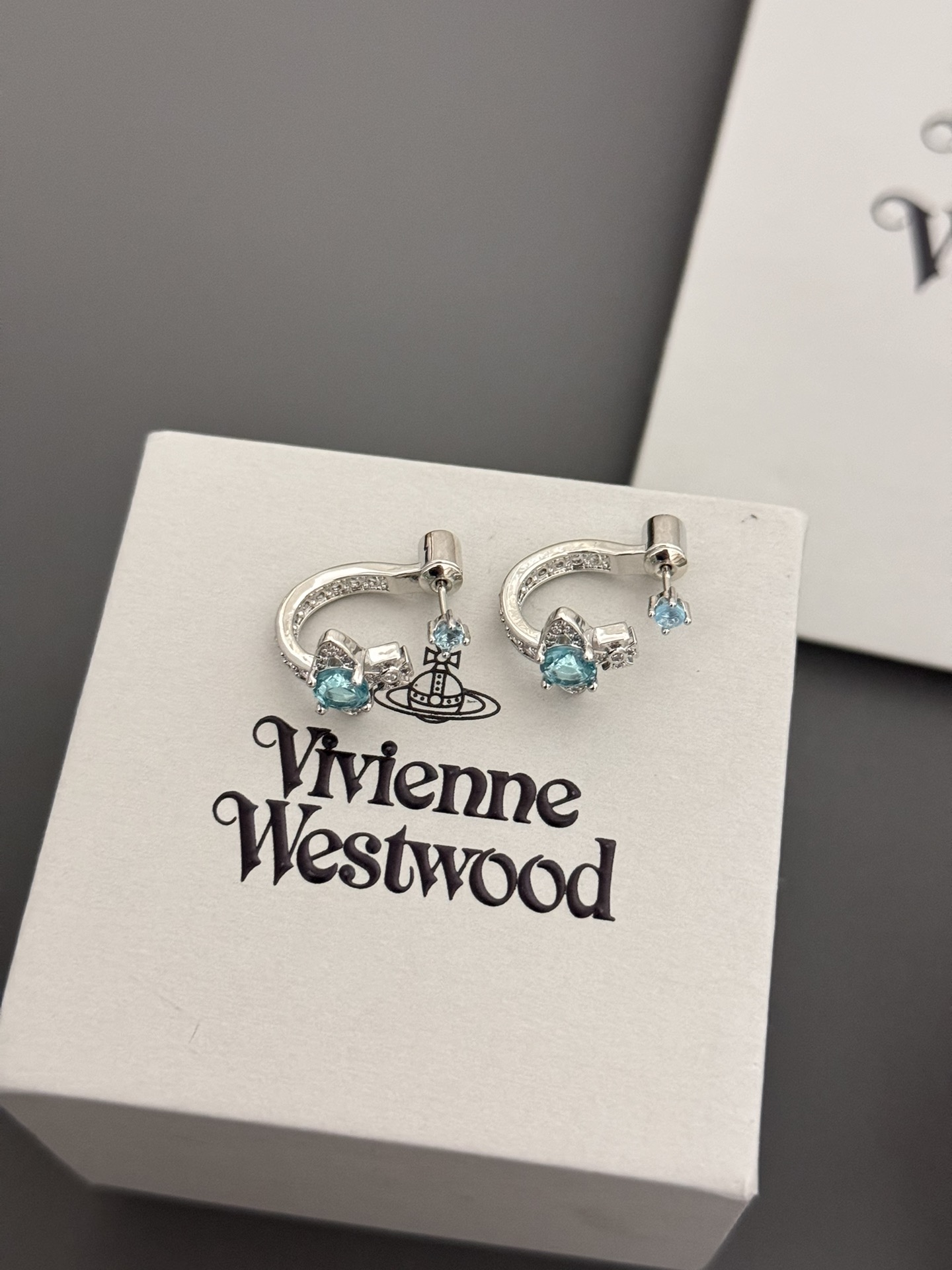  高品质 细节如图  蓝钻【VivienneWestwood】宝宝，什么是快乐星球，来，这就是快乐星球！
