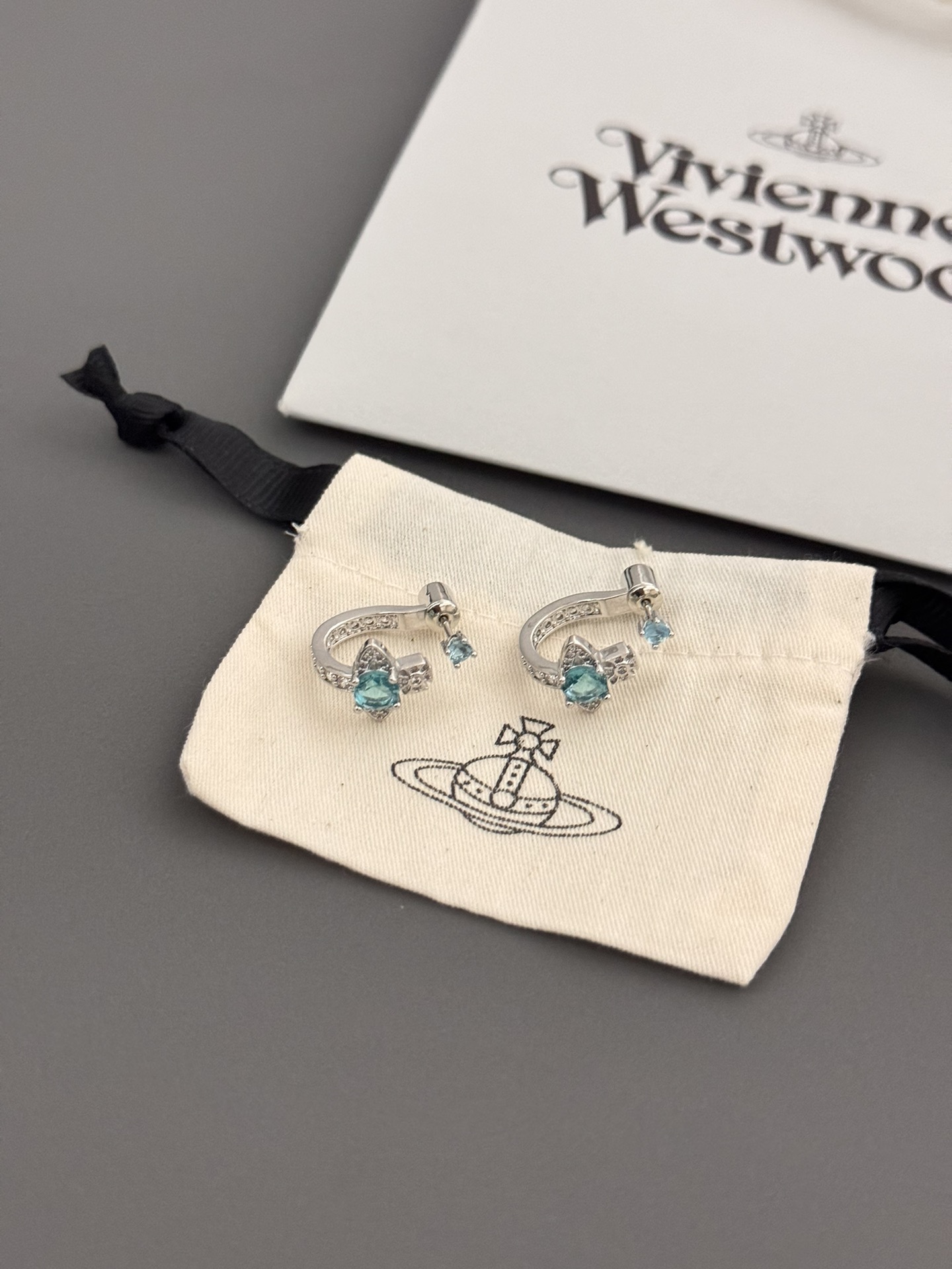  高品质 细节如图  蓝钻【VivienneWestwood】宝宝，什么是快乐星球，来，这就是快乐星球！