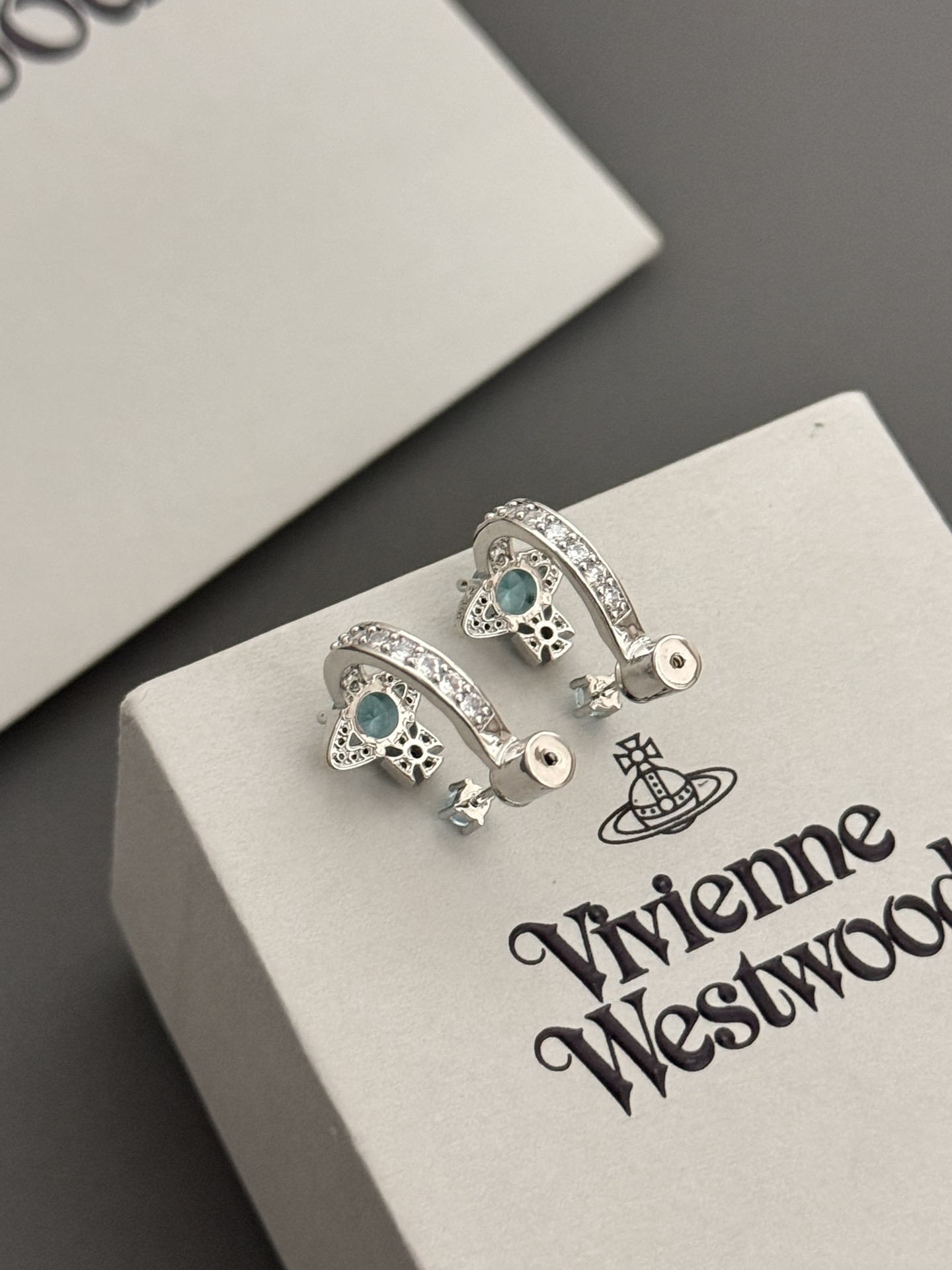  高品质 细节如图  蓝钻【VivienneWestwood】宝宝，什么是快乐星球，来，这就是快乐星球！