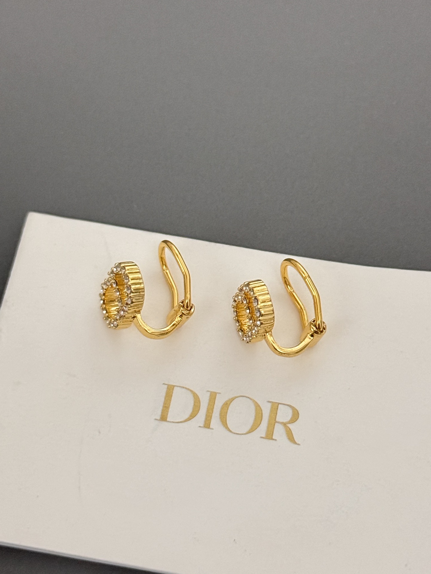  高品质 细节如图 金色迷你CD耳夹 金银可选 Ciair D Lune 经典永不过时，高端品质 经得起