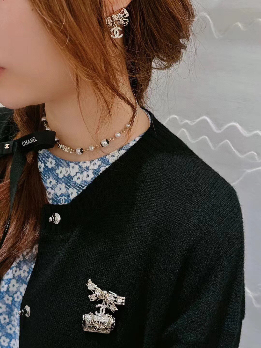 Alta calidad, detalles como se muestra 0950110【Broche de bolso con borde floral negro】El broche de bolso más solicitado…