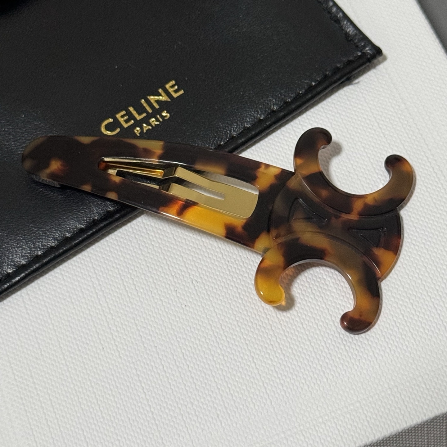  高品质 细节如图  一个价【Cel!ne 玳瑁发夹】🔥断货王🤩🤩最美最爆发夹！终于做出来了，只要是亚克
