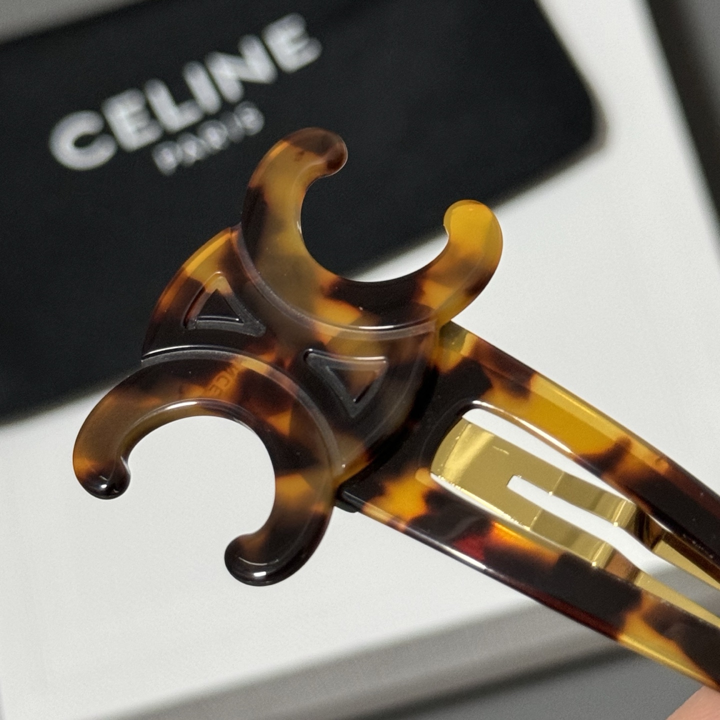  高品质 细节如图  一个价【Cel!ne 玳瑁发夹】🔥断货王🤩🤩最美最爆发夹！终于做出来了，只要是亚克