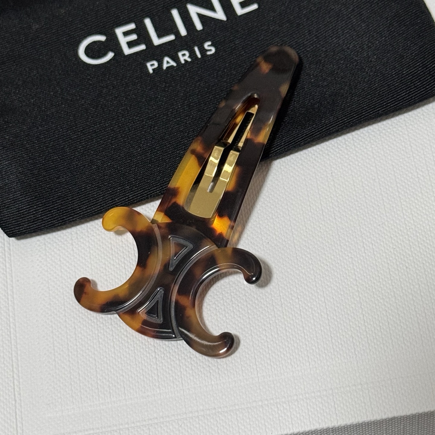 高品质 细节如图  一个价【Cel!ne 玳瑁发夹】🔥断货王🤩🤩最美最爆发夹！终于做出来了，只要是亚克