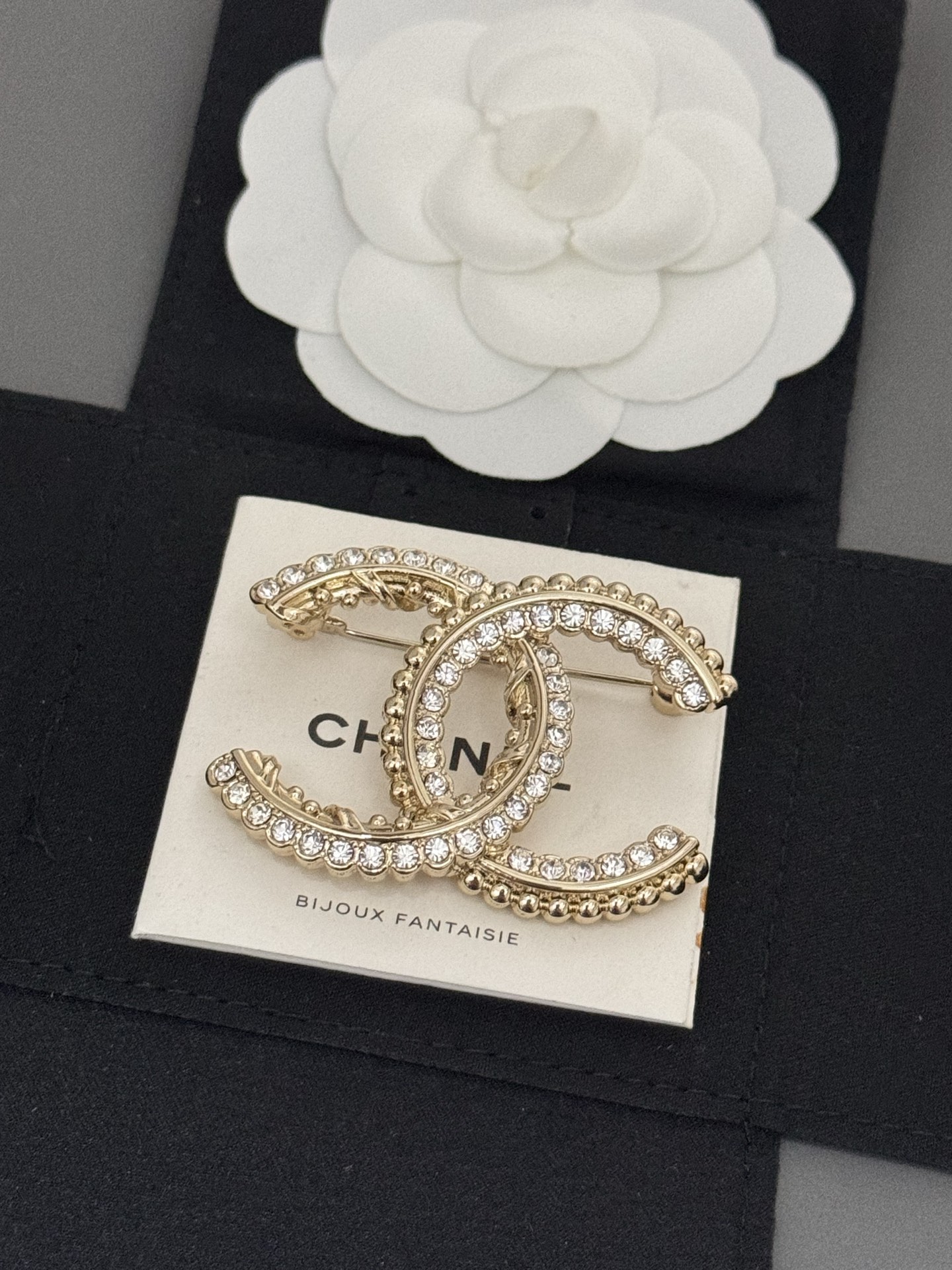 【ch*nel 最新款🆕🆕cc钻胸针】一致专柜🆕黄铜材质