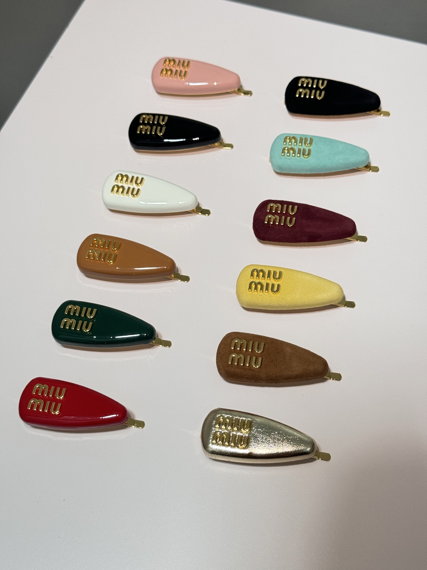 Stylish Hairpin: High-Quality Details for a Cute and Unique Look - 图片 6