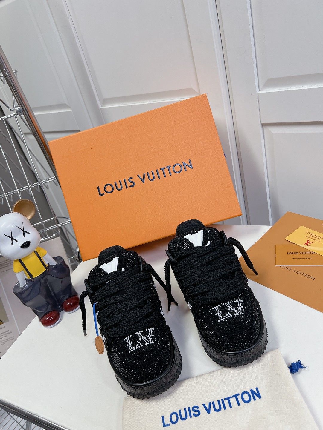 Louis Vuitton Skateboard Shoes Unisex Cowhide TPU Sweatpants