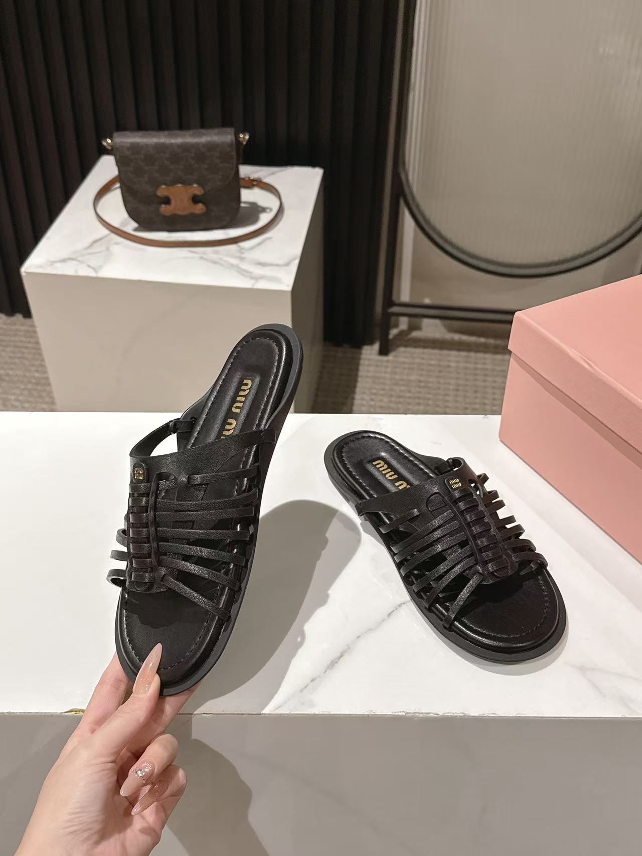 Miu Miu Miu Miu缪缪春夏最新款编织镂空后绊带罗马凉拖鞋