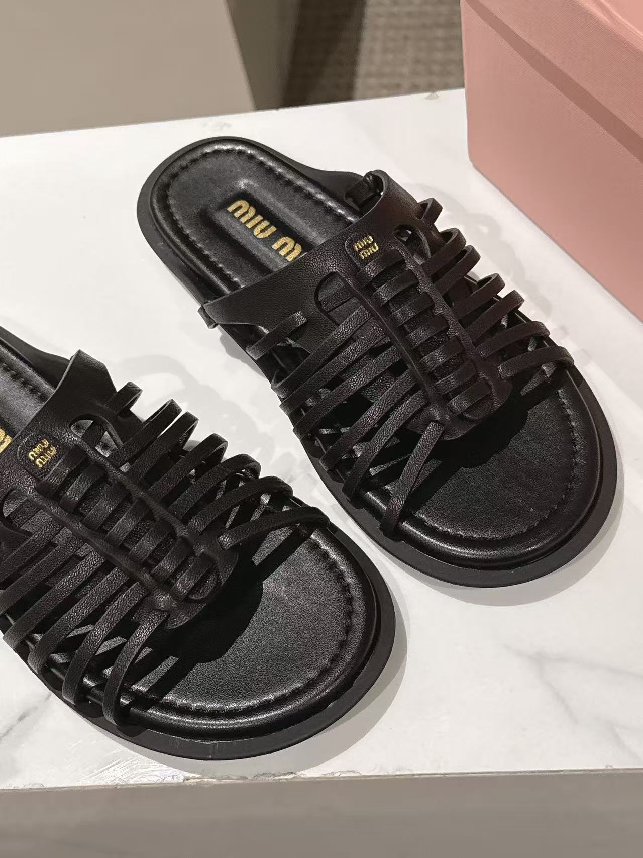 Miu Miu Miu Miu缪缪春夏最新款编织镂空后绊带罗马凉拖鞋