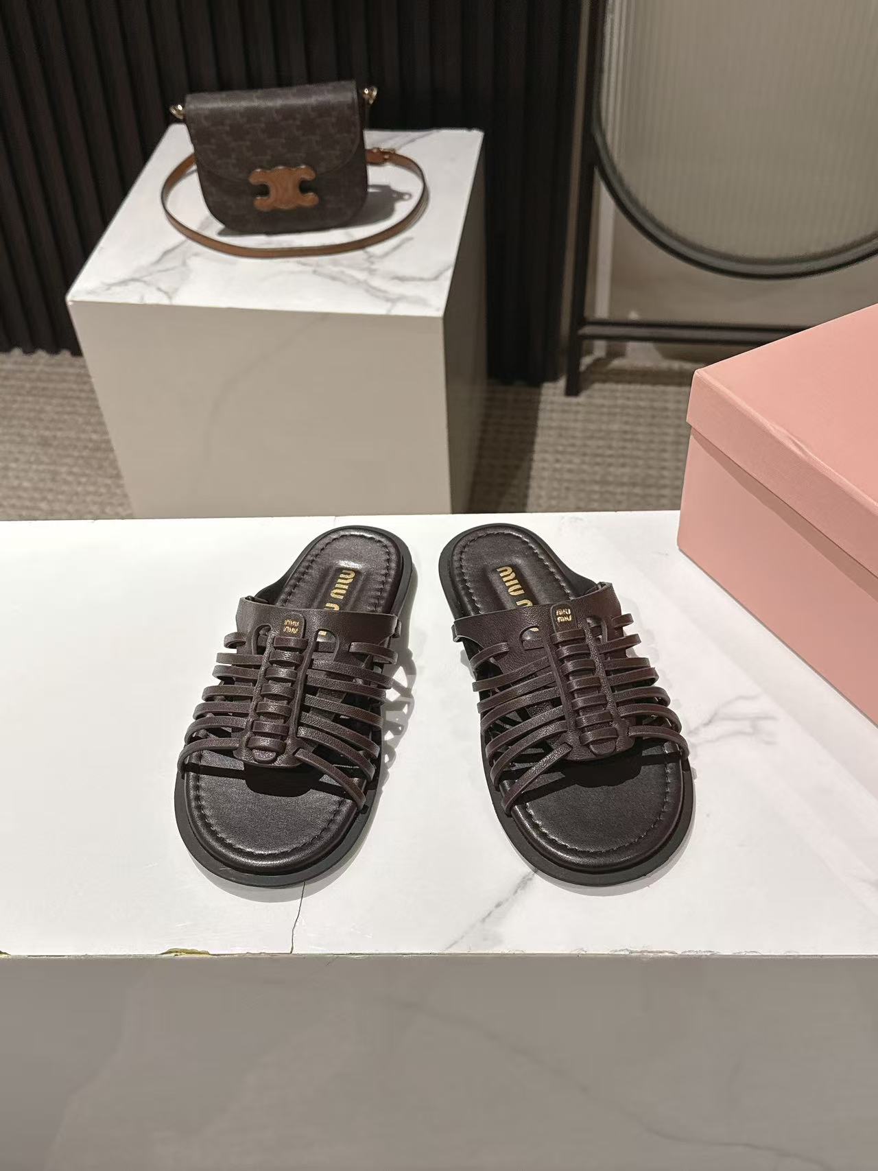 Miu Miu Miu Miu缪缪春夏最新款编织镂空后绊带罗马凉拖鞋