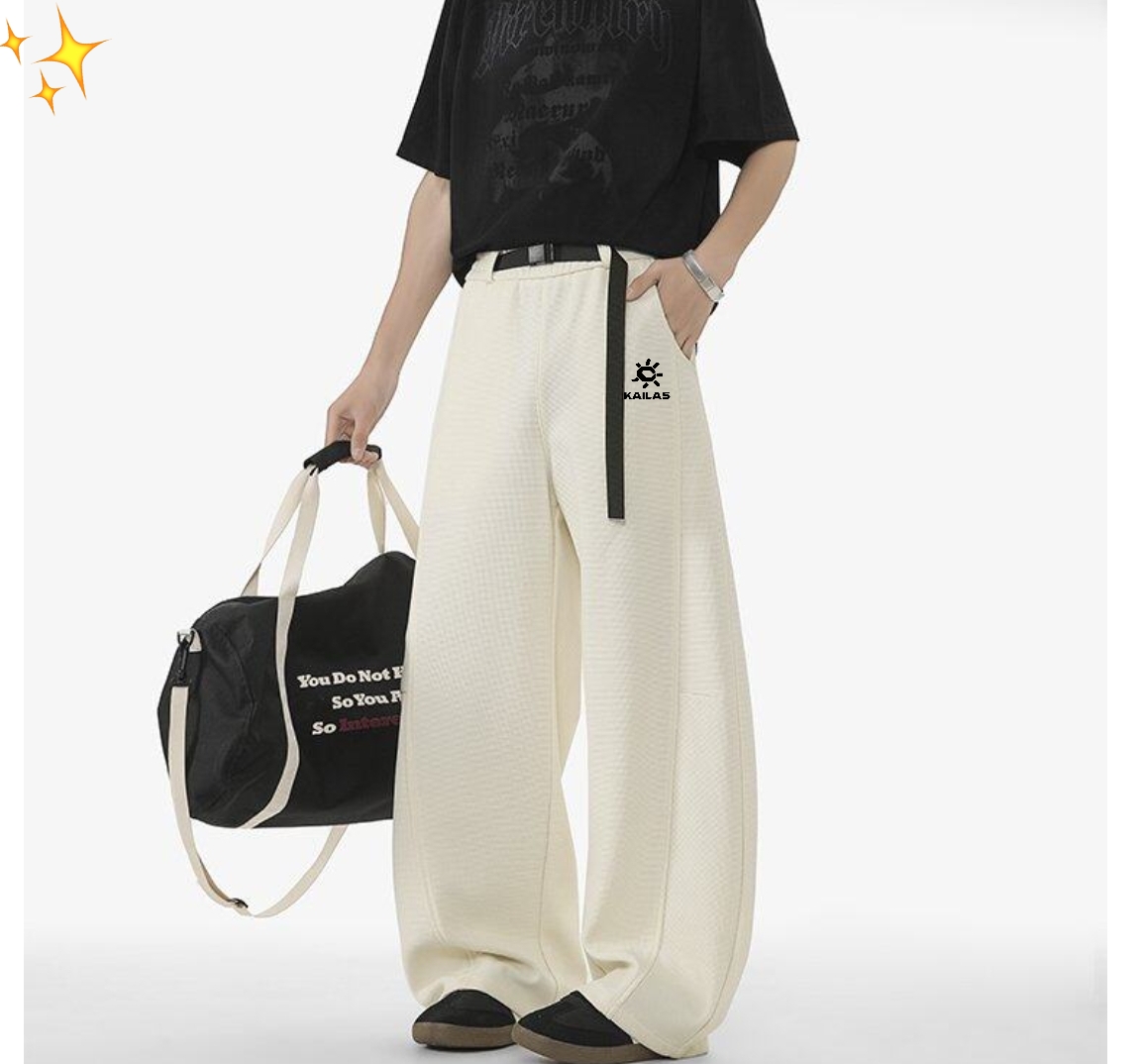 ❇️ 💰150
凯乐石/KAILAS夏季华夫格飘带卡扣拼接复古弯刀裤大码阔腿裤
立体裁剪，拼接设计款，弯刀裤阔腿裤香蕉裤，25年新款面料巨巨巨舒服，自带松弛的廓形，人见人夸的裤子，版型无敌显瘦！神级休闲裤，上腿是真的香，百搭适配度满分，多入手几个颜色，就能搭配你衣橱里面的所有上衣了！
面料做的是高克重，这条裤子超级费面料，做工和用料都是上上乘👍面料立整有型不易皱，内里贴身穿就能感受它的柔软细腻，弧形设计解决一切腿型不完美，遮胯又遮肉，人人都是大长腿！
颜色：黑色  白色  杏色
尺码：M-4XL





