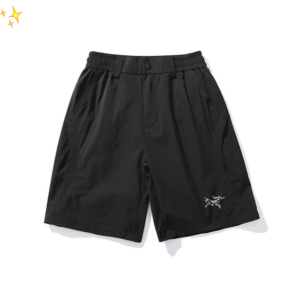 💰100
Arctertx / 始祖鸟 经典款户外机能休闲运动短裤
选用高密度尼龙混纺面料,触感轻盈柔软,透气速干,兼顾舒适性与功能性,无惧高温天气,也不易变形或起皱,适合户外与城市通勤多场景穿着。
采用高精度裁剪工艺与加固车线,确保裤型挺括有型,经久耐穿。裤头采用弹力松紧+织带调节设计,兼顾包裹性与自由度,方便不同体型穿着者调节松紧。
裤身两侧拉链插袋设计实用便捷,经典LOGO点缀,低调却有辨识度,色调高阶,自带品质感,提升整体格调感。凉感科技,上身瞬间冰爽。
适配城市与户外穿搭;耐磨、透气、快干,适合多种夏季场景;简约剪裁配合实用机能细节,兼顾颜值与功能,适合日常通勤、旅行、露营等多种场合,既有潮流感,也实用耐穿,是夏季衣橱不可或缺的百搭单品。
-颜色:黑色 象牙白 雪松绿
-尺码:M-3XL