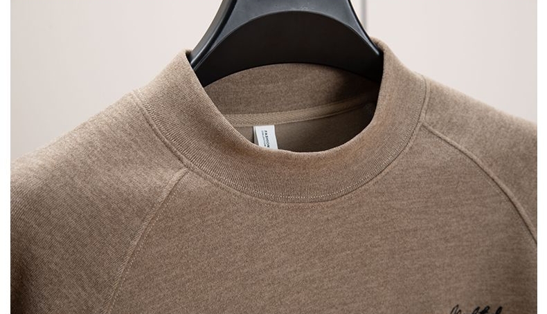 供货价:80💰『常熟热销篇章』顶级贸易货,工厂1:1定制,原包装+原吊牌
  DESCENTE迪桑特高品质 半 高领阳离子长袖纯色宽松简约保暖打底衫外套
🔥超级大爆款 实体店卖爆 一货难求的来了 完!全!不!挑!人! 轻松驾驭 巨好看巨白搭 万元ZP打版 1:1完美还原 
 🔥逼格直接拉满 单穿叠穿都好看 男女都可以轻松驾驭 如果你更在意品质 也要尊重价格 和市面上那种薄的透底一穿起球的垃圾货完全不是一码事 如果说款式让你一眼发亮 那品质才是你更应该关注的点 逼格直接拉满 单
🔥质量决定上身效果 质量差再好的款式也是城乡结合部气质 我们只做长久生意 质量决定人品 拿回去放心穿放心洗 版型品质绝对让你眼前一亮 只做对版高品质 做高货硬货 拒绝垃圾货 拒绝快餐货 良心品质 良心价格 你值得拥有 !
颜色: 黑灰 米杏 花驼 花灰 深咖
尺码:M L XL 2XL 3XL【见下图】