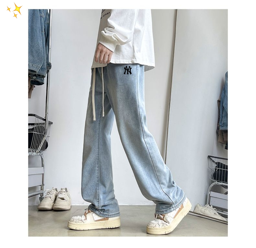 供货价:90💰『高瑞轻量化』常熟特别货,极致做工贸易款,原包装+原吊牌
       MLB/NY洋基队 25ss美式牛仔裤代购版经典复古直筒纯色牛仔休闲裤，干净利落的显瘦裤型，简洁大气的腿部线条，量身定做版的剪裁，随意搭配上衣就显得时髦年轻！松紧腰设计，宽松版型，水洗牛仔面料，舒适透气，上身有型！
颜色：怀旧蓝 磨白灰 浅蓝
尺码：M－3XL
  












