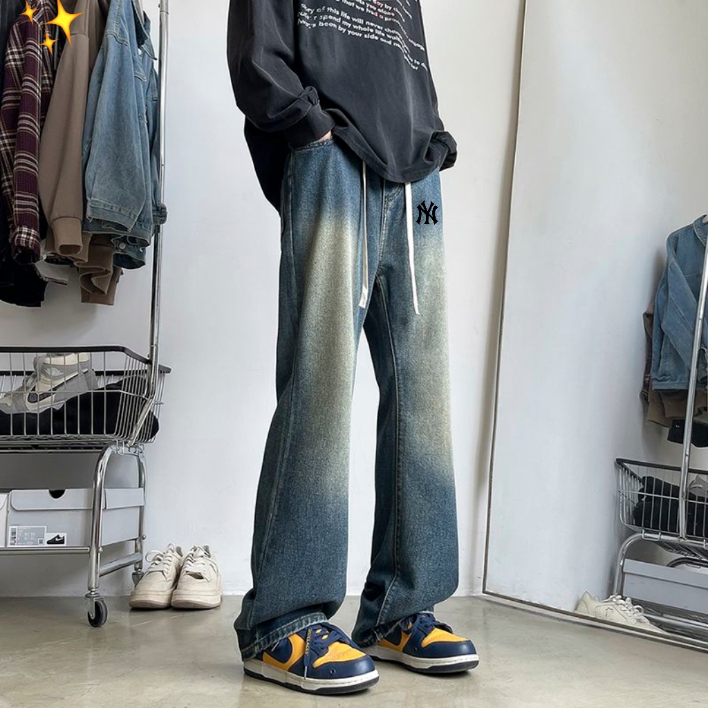 供货价:90💰『高瑞轻量化』常熟特别货,极致做工贸易款,原包装+原吊牌
       MLB/NY洋基队 25ss美式牛仔裤代购版经典复古直筒纯色牛仔休闲裤，干净利落的显瘦裤型，简洁大气的腿部线条，量身定做版的剪裁，随意搭配上衣就显得时髦年轻！松紧腰设计，宽松版型，水洗牛仔面料，舒适透气，上身有型！
颜色：怀旧蓝 磨白灰 浅蓝
尺码：M－3XL
  












