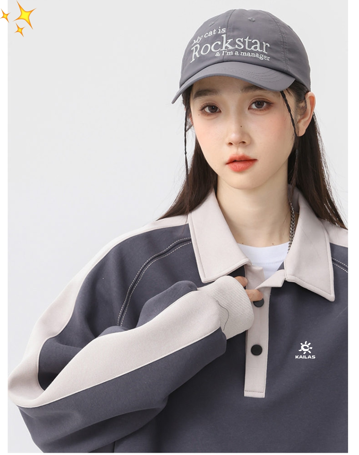 供货价:90💰『高瑞轻量化』常熟特别货,极致做工贸易款,原包装+原吊牌
     凯乐石/KAILAS新品情侣款秋季翻领拼接加厚卫衣
25年凯乐石的新款翻领卫衣采用Polo衫式的翻领设计，既休闲又带有一些正式感，适合多种场合穿着。
卫衣多采用轻便、透气的面料，如棉质或混纺材料，确保在春秋季温暖天气中穿着舒适。
卫衣上凯乐石的Logo彰显品牌
这类卫衣既可以单穿，也可以作为内搭，搭配外套或夹克，适合春季多变的天气。
颜色： 白色 灰色 墨绿
尺码：M-3XL










