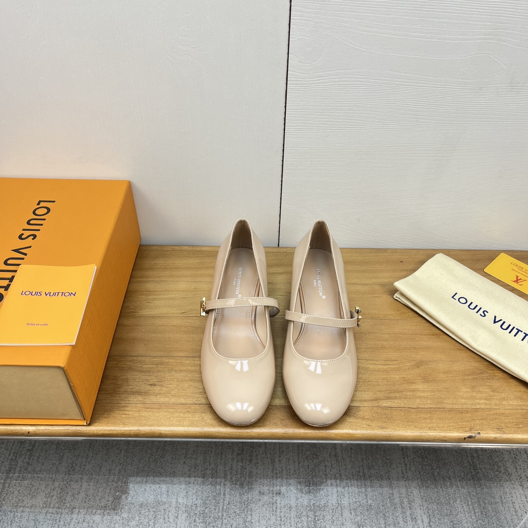 Louis Vuitton Sandales Chaussures À Couche Unique Genuine Leather Cuir verni Peau de mouton