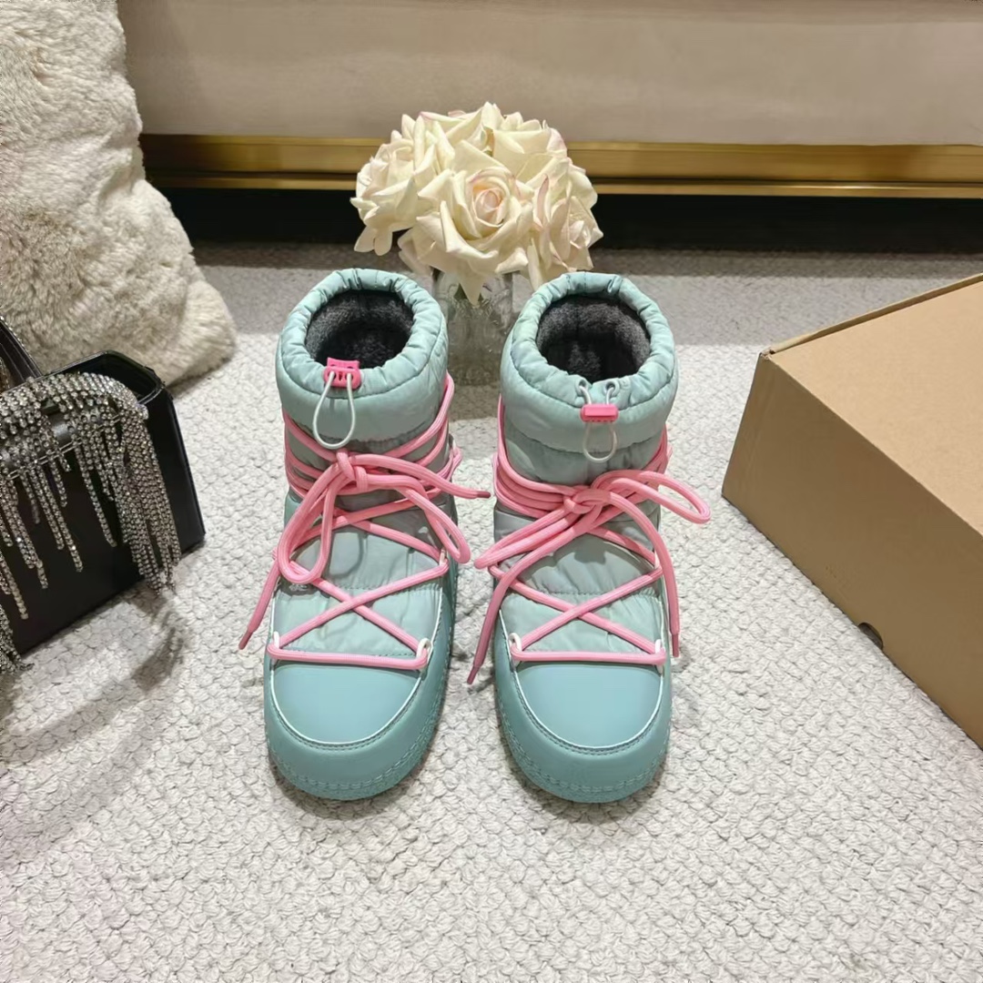 NO:543842,INUIKII trendy brand autumn and winter show down boots ski shoes This ski shoes are very popular this year, the color matching is very fashionable, super cool and very strong in personality!  Trendy styles bomb the streets!  The same style as major internet celebrities!  Winter skiing must-have hot products, imported waterproof down cowhide, inner environmentally friendly and warm wool, logo, anti-slip sole, this shoe is very comfortable on the feet, and the foot feels great. Size 35-41 (40 41 customization), snow boots, boots, down jacket, cowhide19860909INUIKII潮牌秋冬秀款羽绒靴滑雪鞋 这款滑雪鞋今年非常爆,色彩搭配非常时尚 超酷个性非常强！潮派炸街！各大网红明星同款！冬季滑雪必备爆款 面料进口防水羽绒牛皮面 内里环保保暖毛呢 带logo 防滑鞋底,这款鞋子上脚非常舒服,脚感很棒 码数35-41（40 41定制),雪地靴,boots,down jacket,cowhide,Women's Shoes