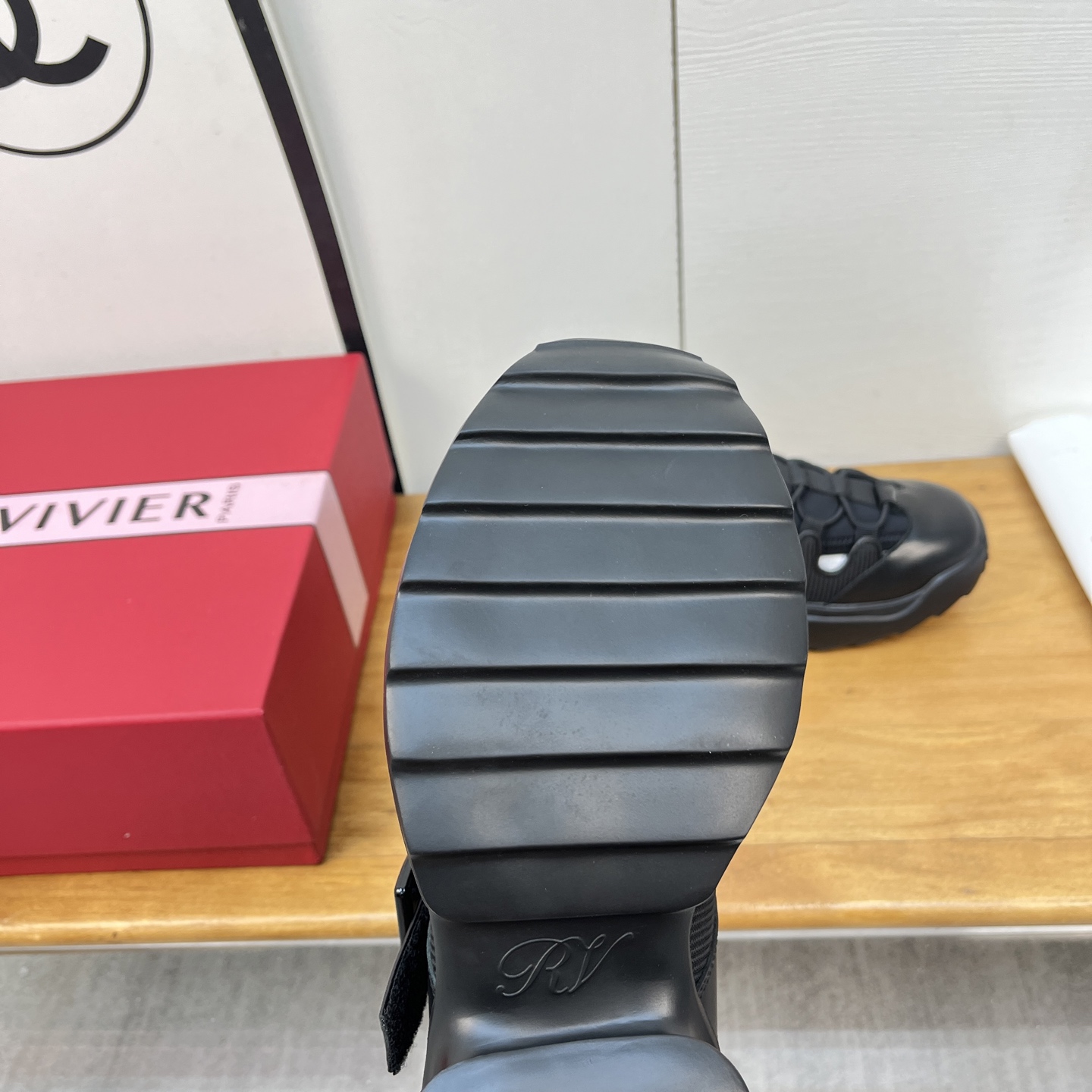 Title: Roger Vivier SS25 New Arrival Spring and Summer Shoes Offer: 672 💰 Summary: New collection of Roger Vivier shoes for spring and summer, sizes 35-41, - 图片 8