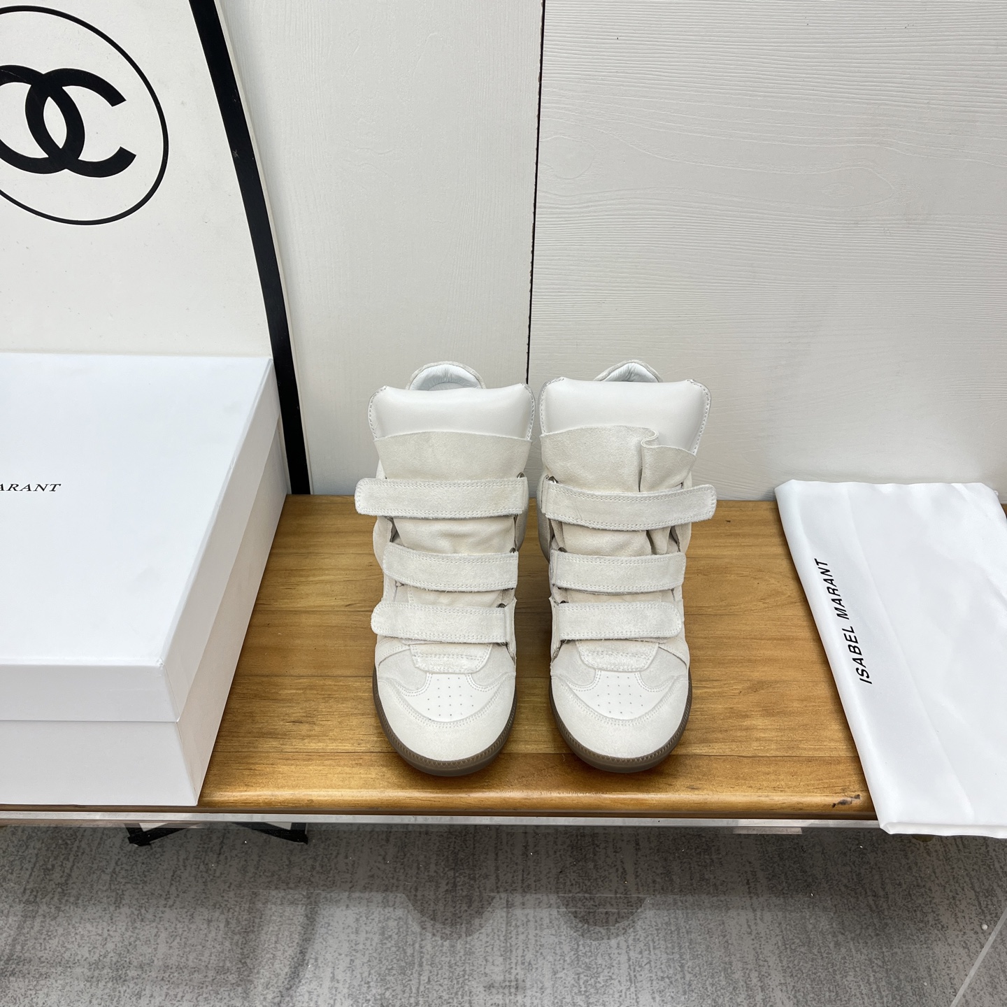 NO:475475,ISABEL MARANT Autumn and Winter New Style ———————————————————————————— INS internet celebrity bloggers are popularly recommended!  A pair of simple and high-end boots... The original 1:1 replica hidden line bottom!  The feet feel very comfortable and versatile!  Super suitable for street photography, easy to wear and stylish Size 35-40, casual shoes/sports shoes, boots, sneakers19860909ISABEL MARANT 秋冬新款 —————————————— INS网红博主热推！一双简单又不失高级的靴子... 原版1:1复刻隐线大底！脚感特别舒适 随意百搭！超级适合街拍,好穿有型 尺码35-40,休闲鞋/运动鞋,boots,sneakers,Women's Shoes