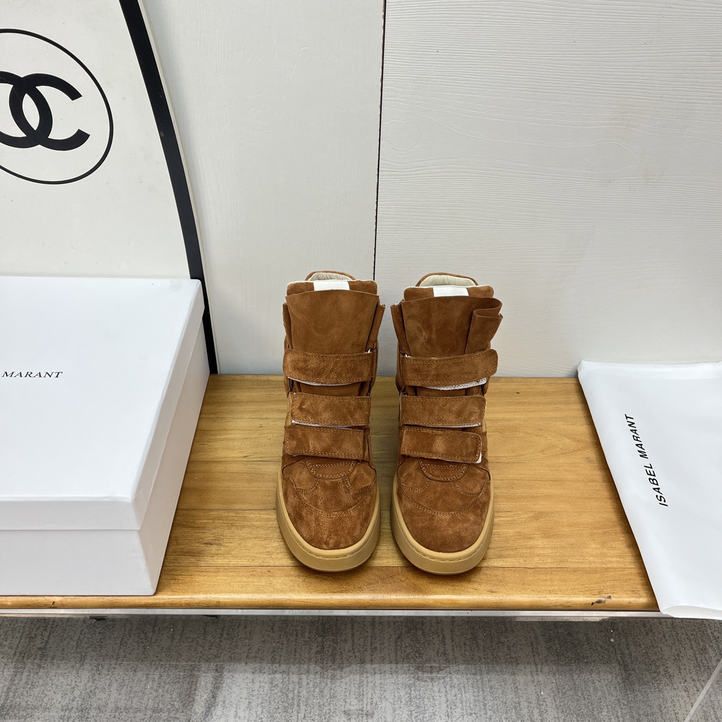 NO:559083,ISABEL MARANT Autumn and Winter New Style ———————————— Hotly recommended by INS internet celebrity bloggers!  A pair of simple yet high-end boots... Original 1:1 replica hidden-line outsole!  It feels particularly comfortable on your feet and can be worn with any outfit!  Super suitable for street photography, easy to wear and stylish, size 35-40, casual shoes/sports shoes, boots, sneakers19860909ISABEL MARANT 秋冬新款 —————————————— INS网红博主热推！一双简单又不失高级的靴子... 原版1:1复刻隐线大底！脚感特别舒适 随意百搭！超级适合街拍,好穿有型 尺码35-40,休闲鞋/运动鞋,boots,sneakers,Women's Shoes