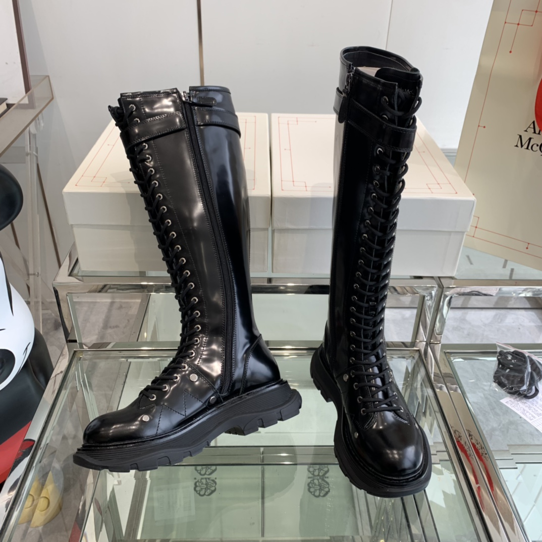 “Alexander McQueen Classic Martin Boots: Gulinaza, Celeb Favorites, High-Quality Materials, Size 35-40” - 图片 3