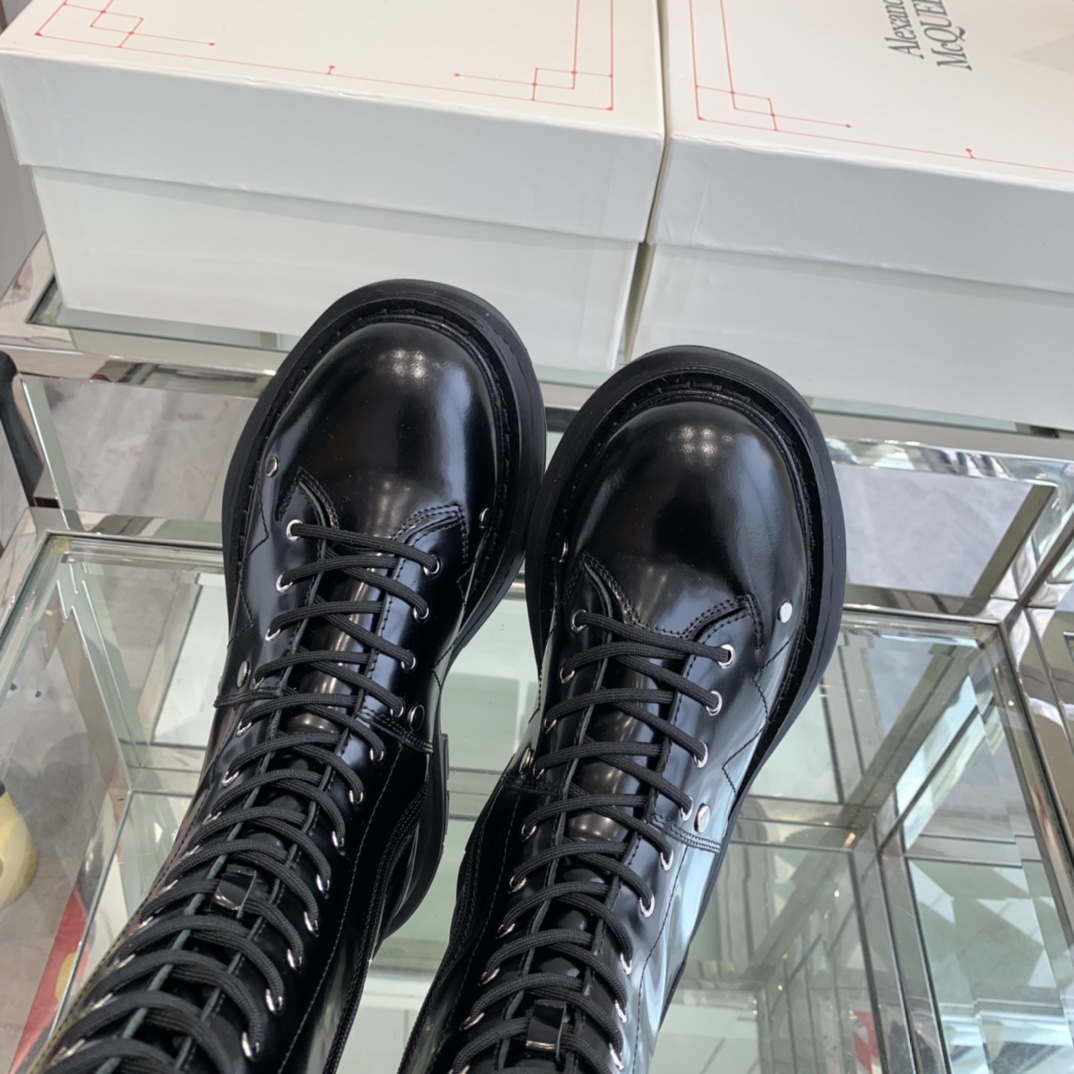 “Alexander McQueen Classic Martin Boots: Gulinaza, Celeb Favorites, High-Quality Materials, Size 35-40” - 图片 6