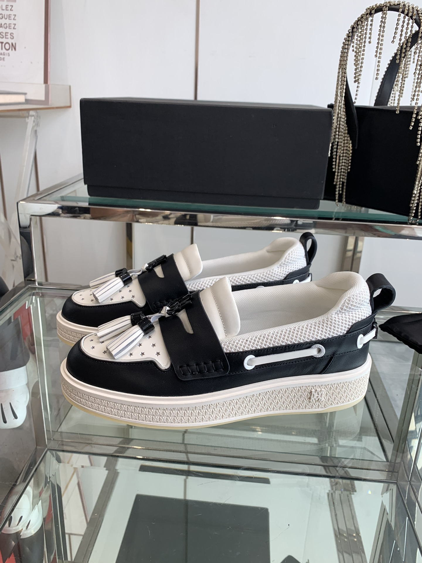 AMIRI’s New Monolithic Shoe in Panda Color for Autumn/Winter Leisure Comfort