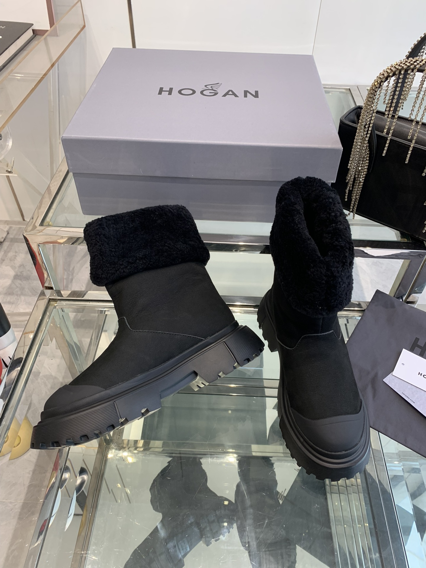 HHOGAN 24ss Wool Snow Boots: Warm, Comfortable, and Stylish for Autumn/Winter - 图片 2