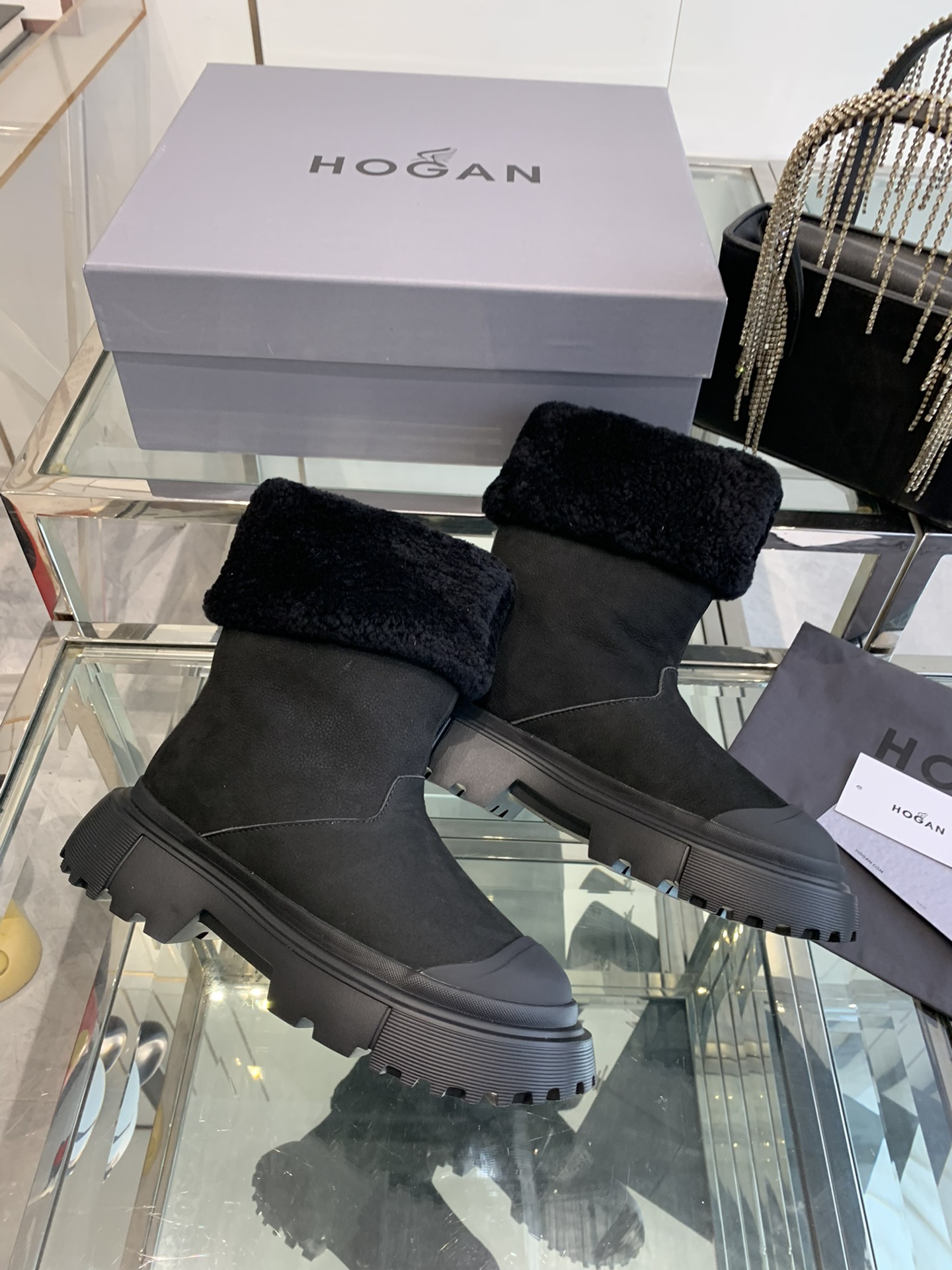 HHOGAN 24ss Wool Snow Boots: Warm, Comfortable, and Stylish for Autumn/Winter - 图片 3