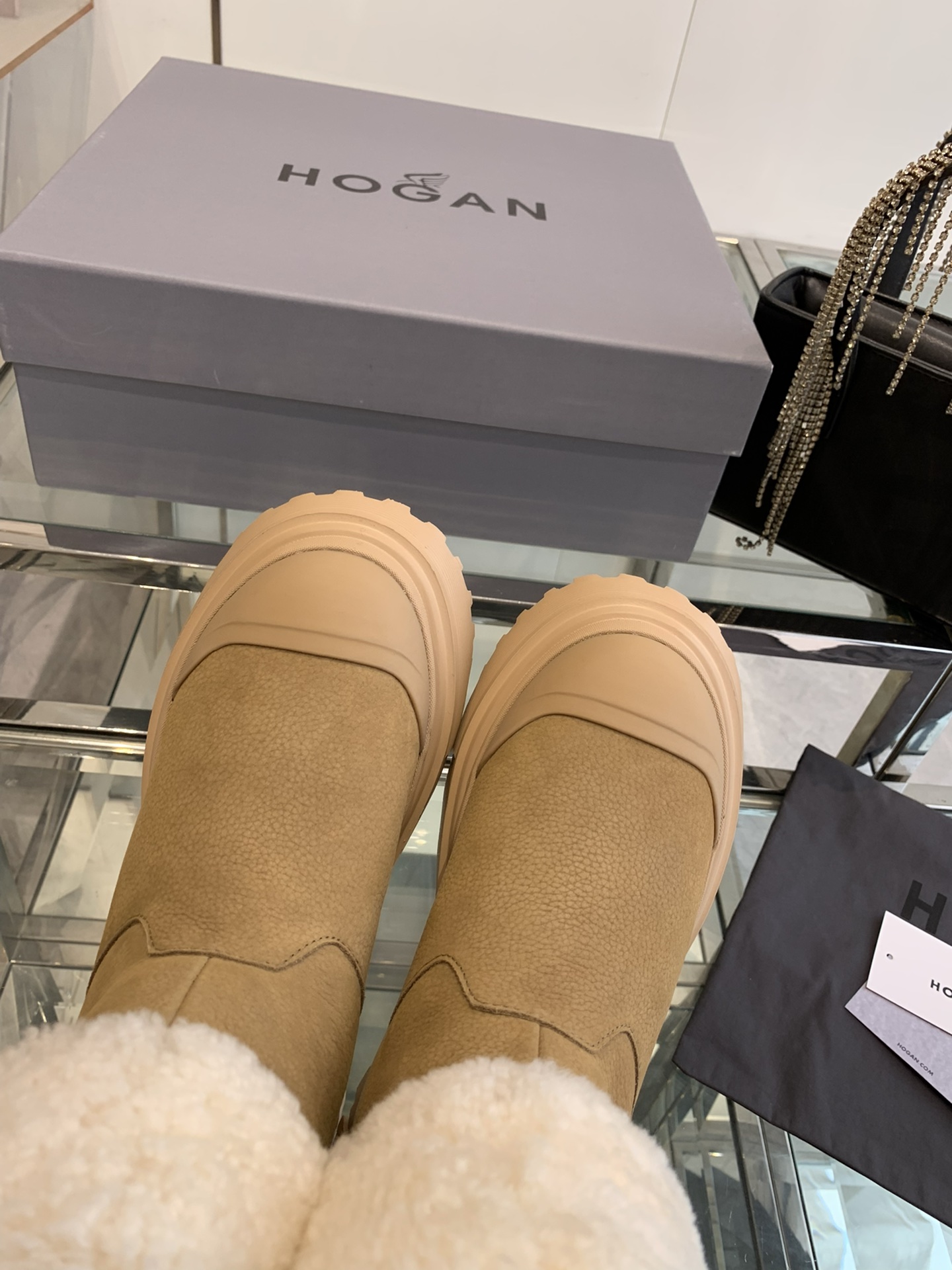 HHOGAN 24ss Wool Snow Boots: Warm, Comfortable, and Stylish for Autumn and Winter - 图片 4