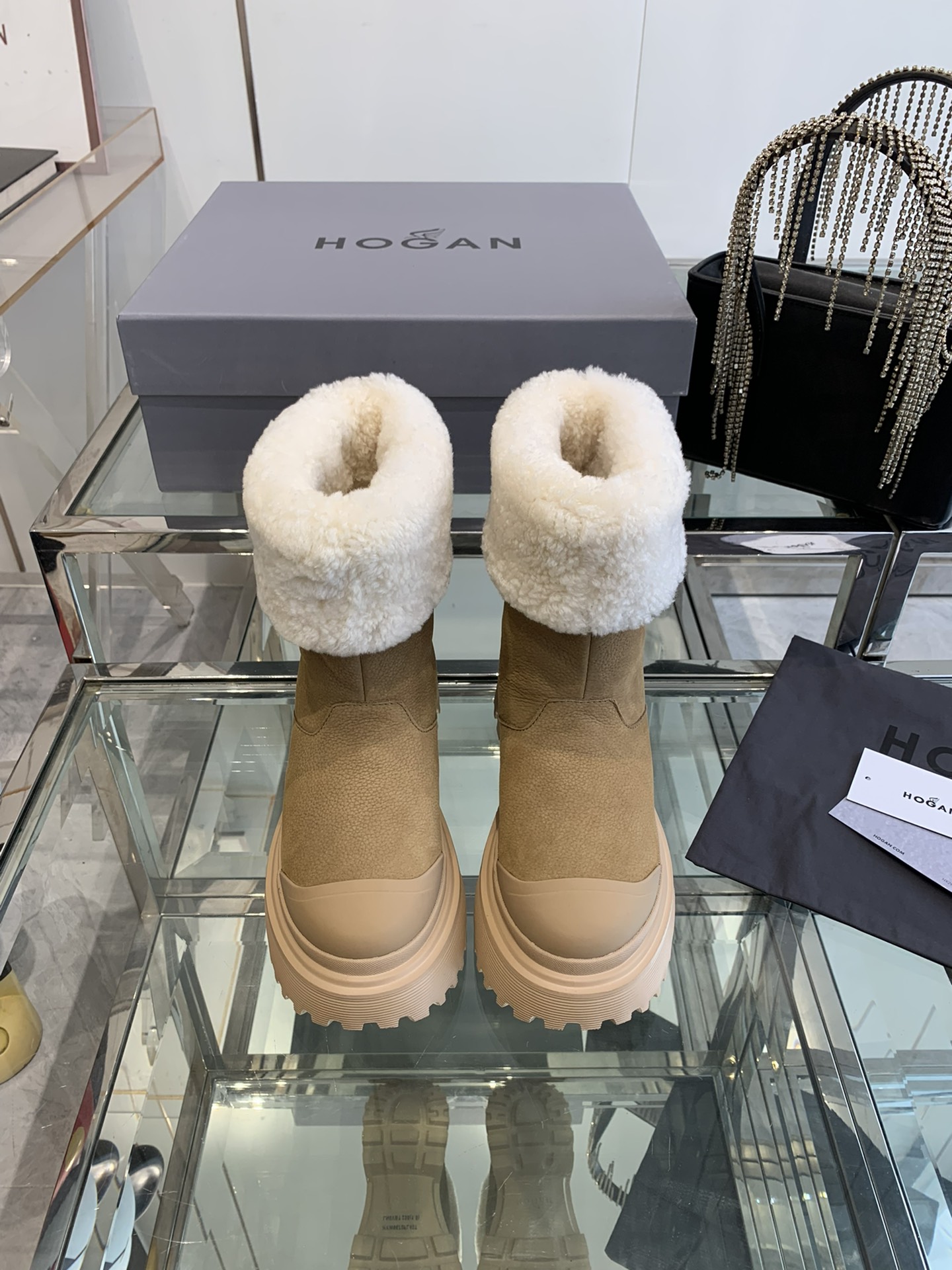 HHOGAN 24ss Wool Snow Boots: Warm, Comfortable, and Stylish for Autumn and Winter - 图片 9