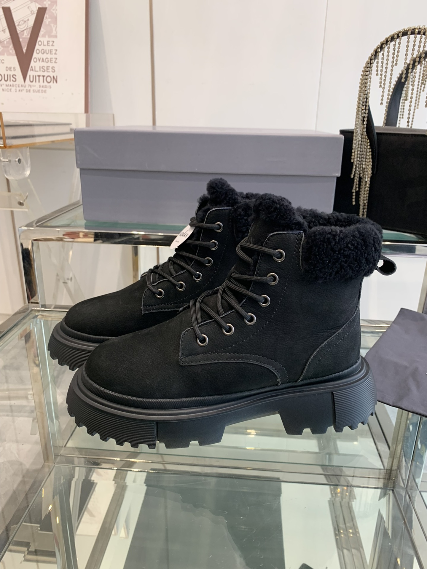 HHOGAN 24ss Wool Snow Boots: Warm, Comfortable, and Stylish for Autumn/Winter - 图片 1