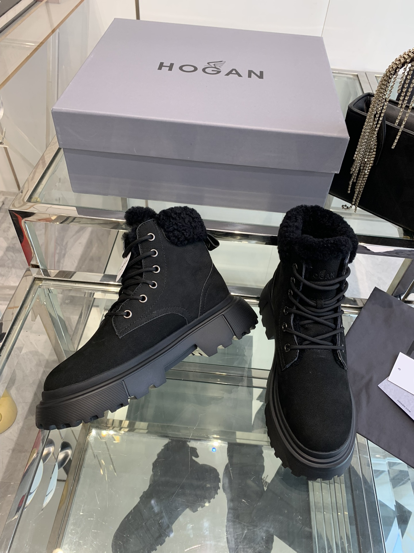 HHOGAN 24ss Wool Snow Boots: Warm, Comfortable, and Stylish for Autumn/Winter - 图片 2