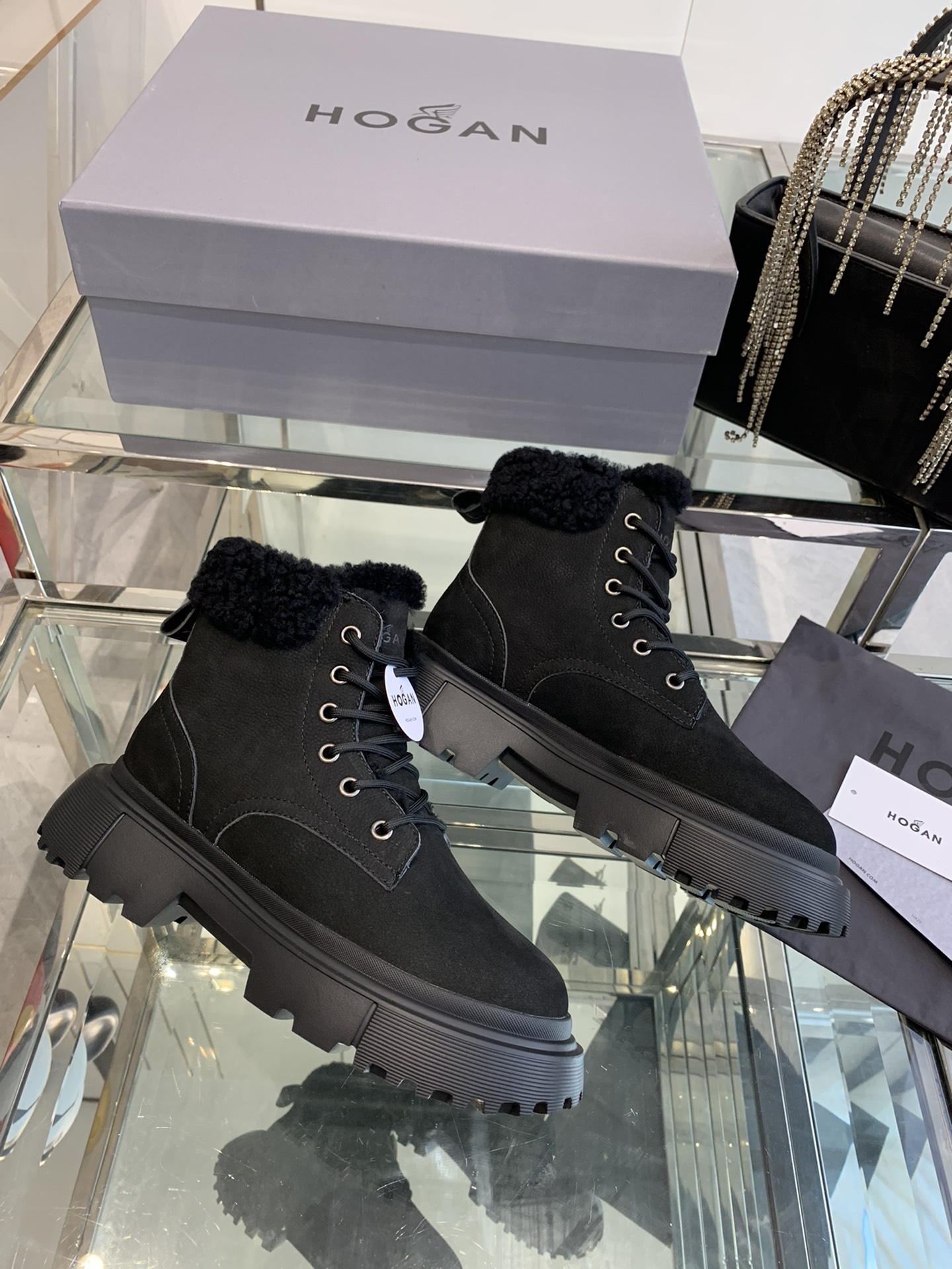 HHOGAN 24ss Wool Snow Boots: Warm, Comfortable, and Stylish for Autumn/Winter - 图片 3