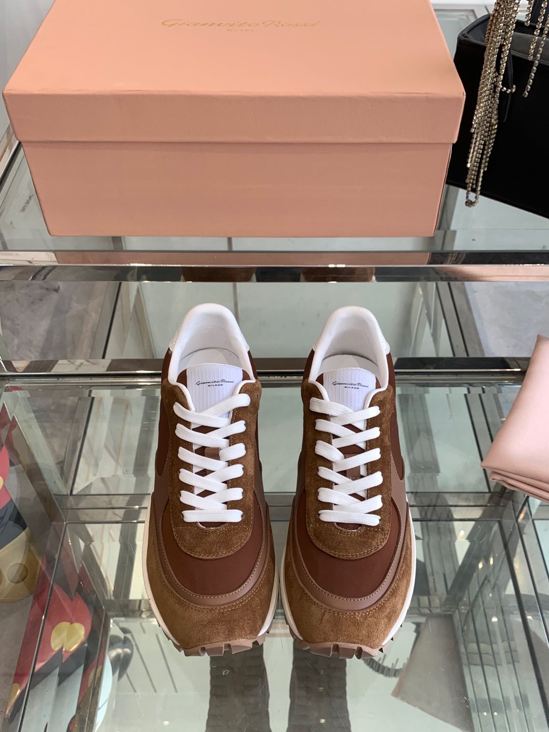 Gianvito Rossi Luxury White Shoes with Air-traffic Net and Sheep Skin, Unisex Sizes - 图片 9